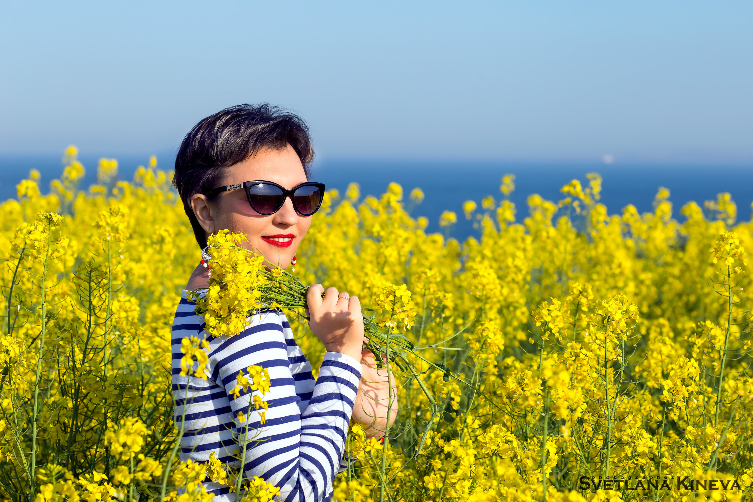 Фотосесия в лавандула,. Фотограф Бургас. Фотосесии в студио и на открито, портрети, заснемане
