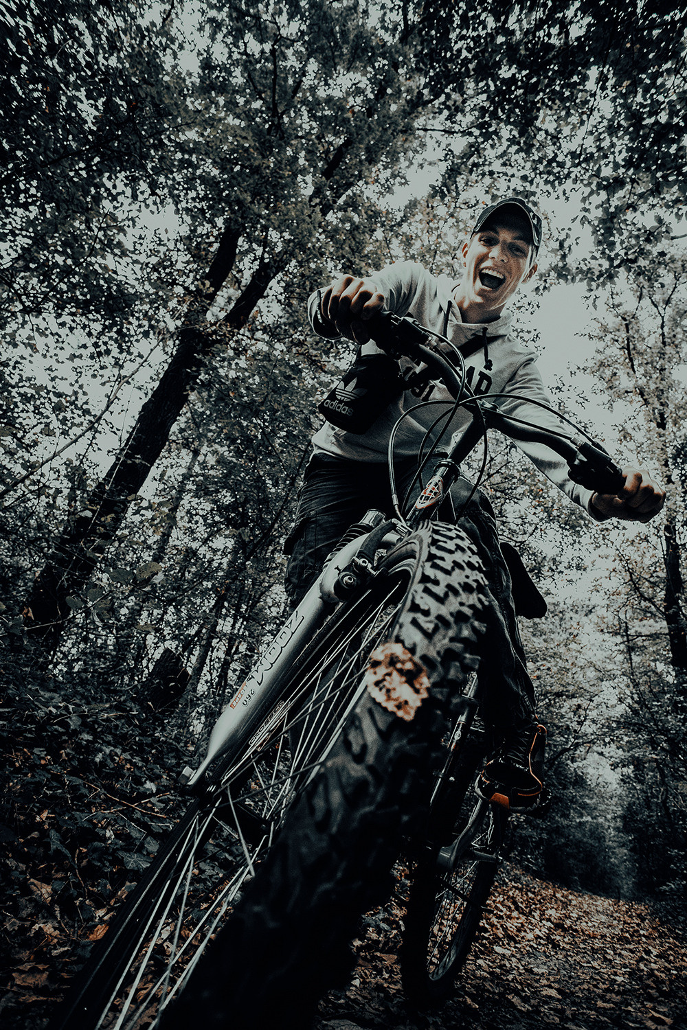 Mračni paket preseta namenjen travel fotografiji. Mark Smilyanic | Portretni boudoir fotograf iz Beograda