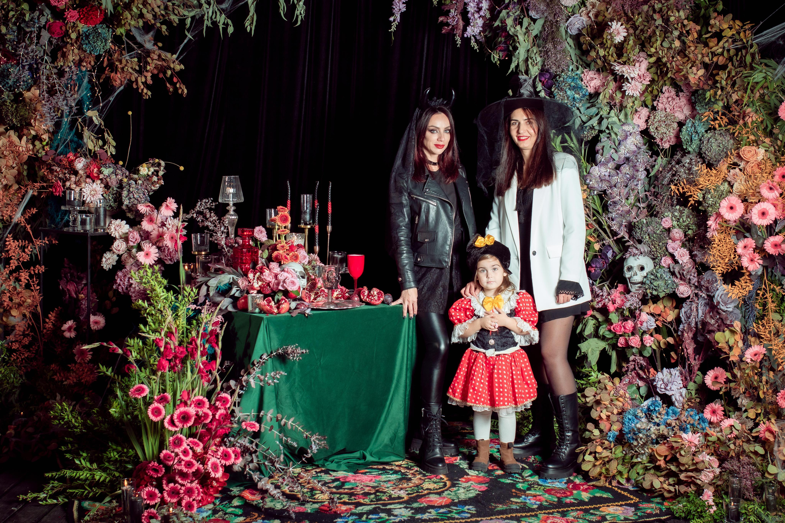 Halloween 2022. Family Photographer in Greece