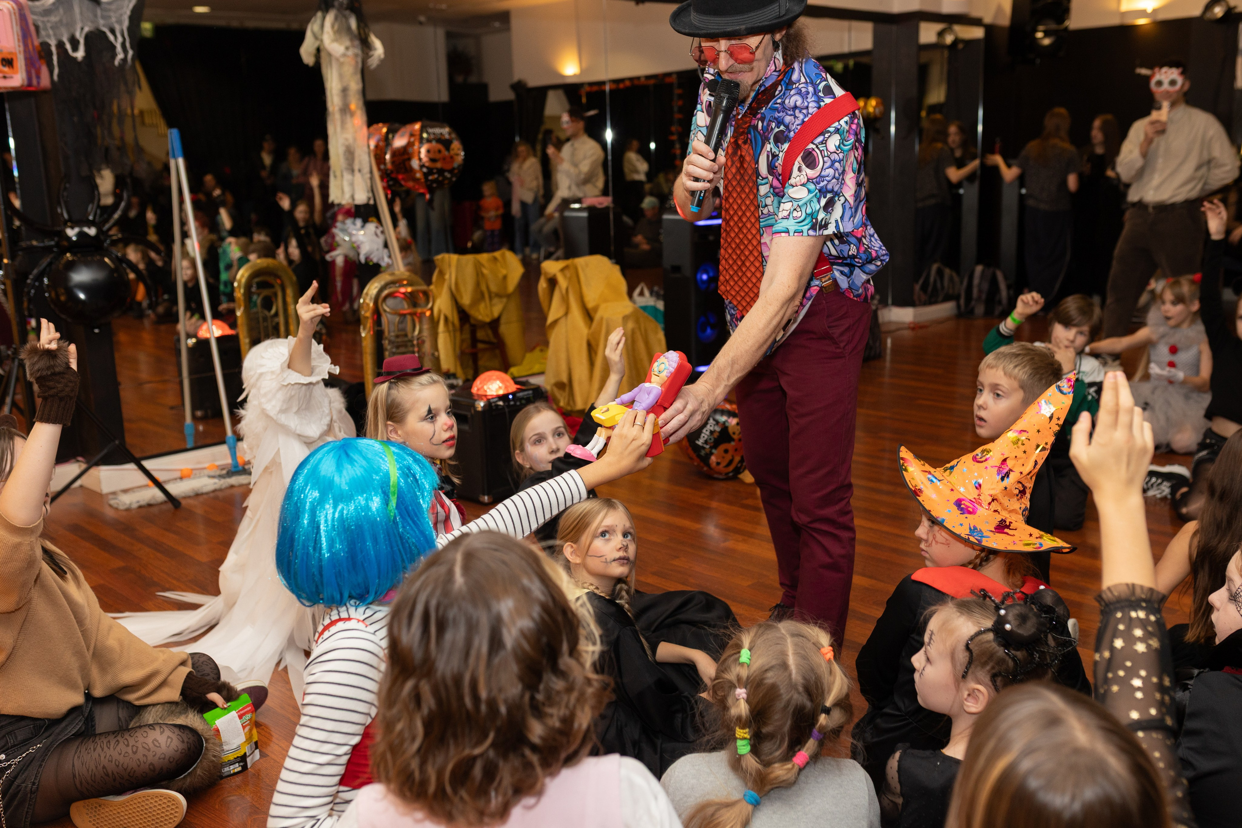 Leo dance studio Helloween 2025. Семейный и детский фотограф в Варшаве Мила Бобровская