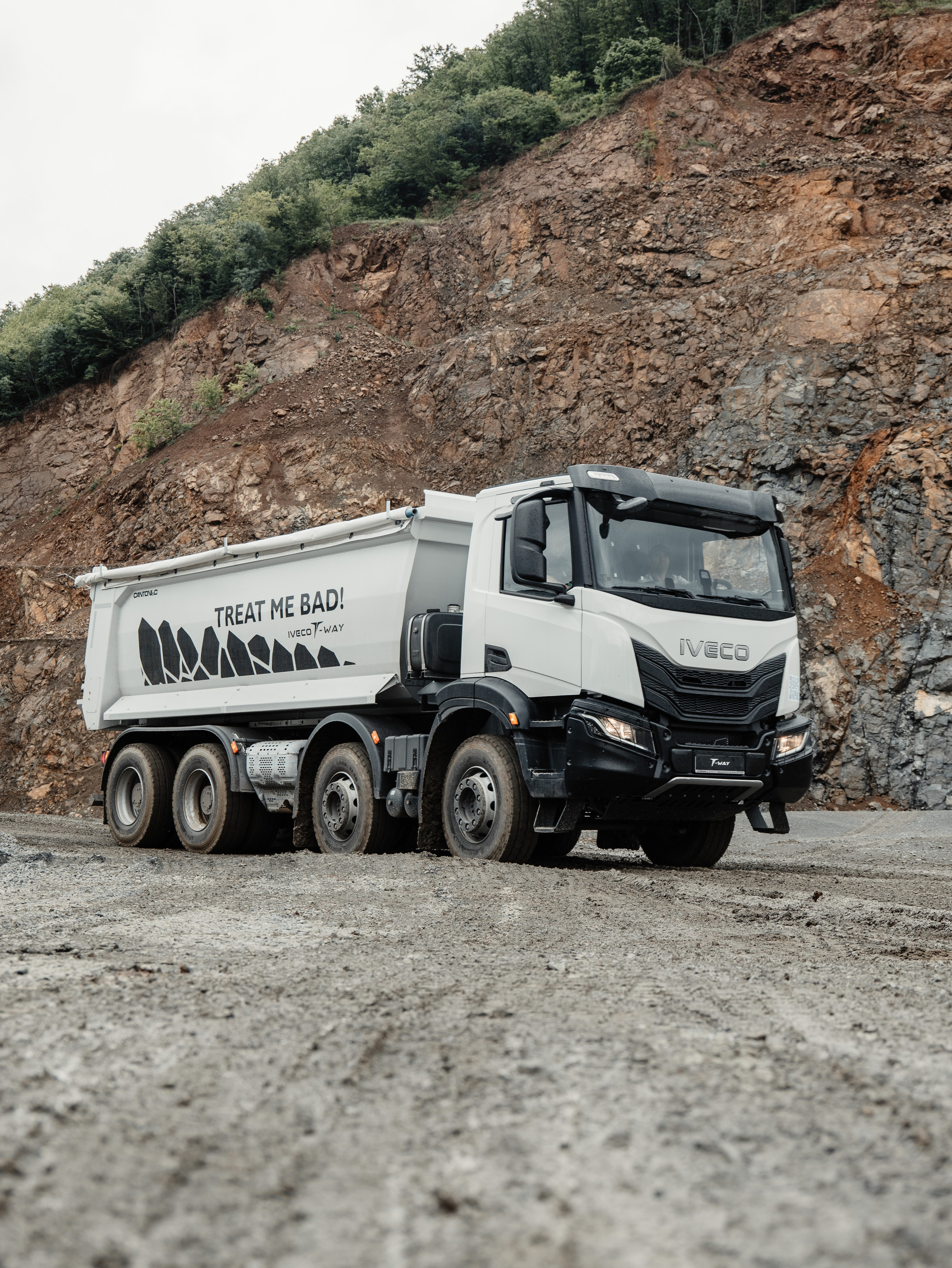 LANSARE IVECO T-WAY. Freesh Media Products
