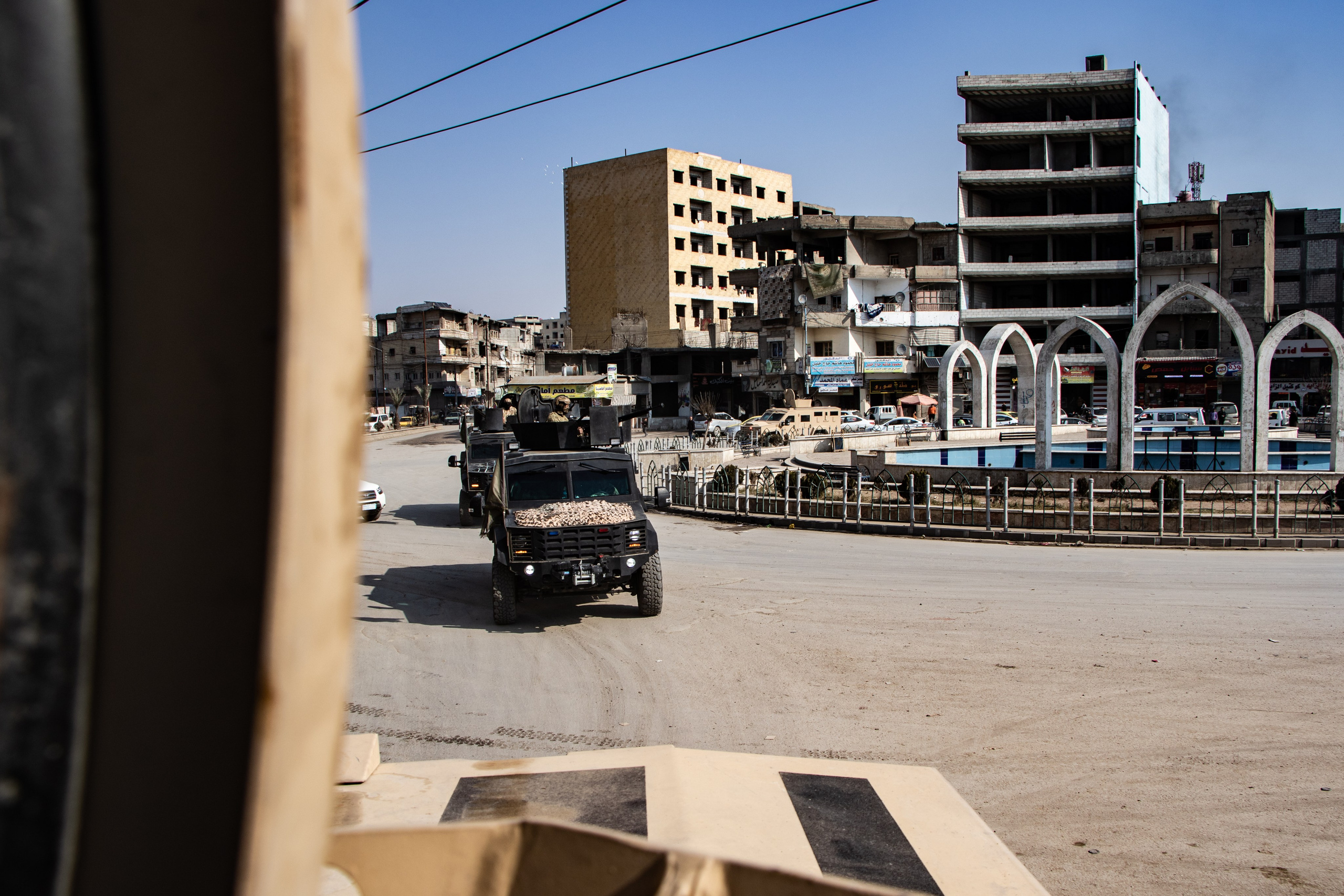 Patrouille avec les forces spéciales des Forces Démocratiques Syriennes (FDS) à Raqqa.