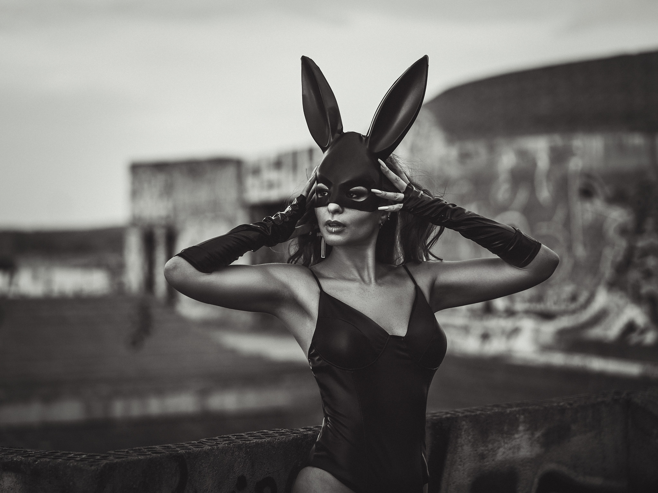 Retrato femenino en Madrid — belleza auténtica con luz natural Asesoría de estilismo, poses y localización. Imágenes elegantes y atemporales. Fotógrafa en Madrid | Retratos femeninos, familia y sesiones con caballos – Anna Maruleva