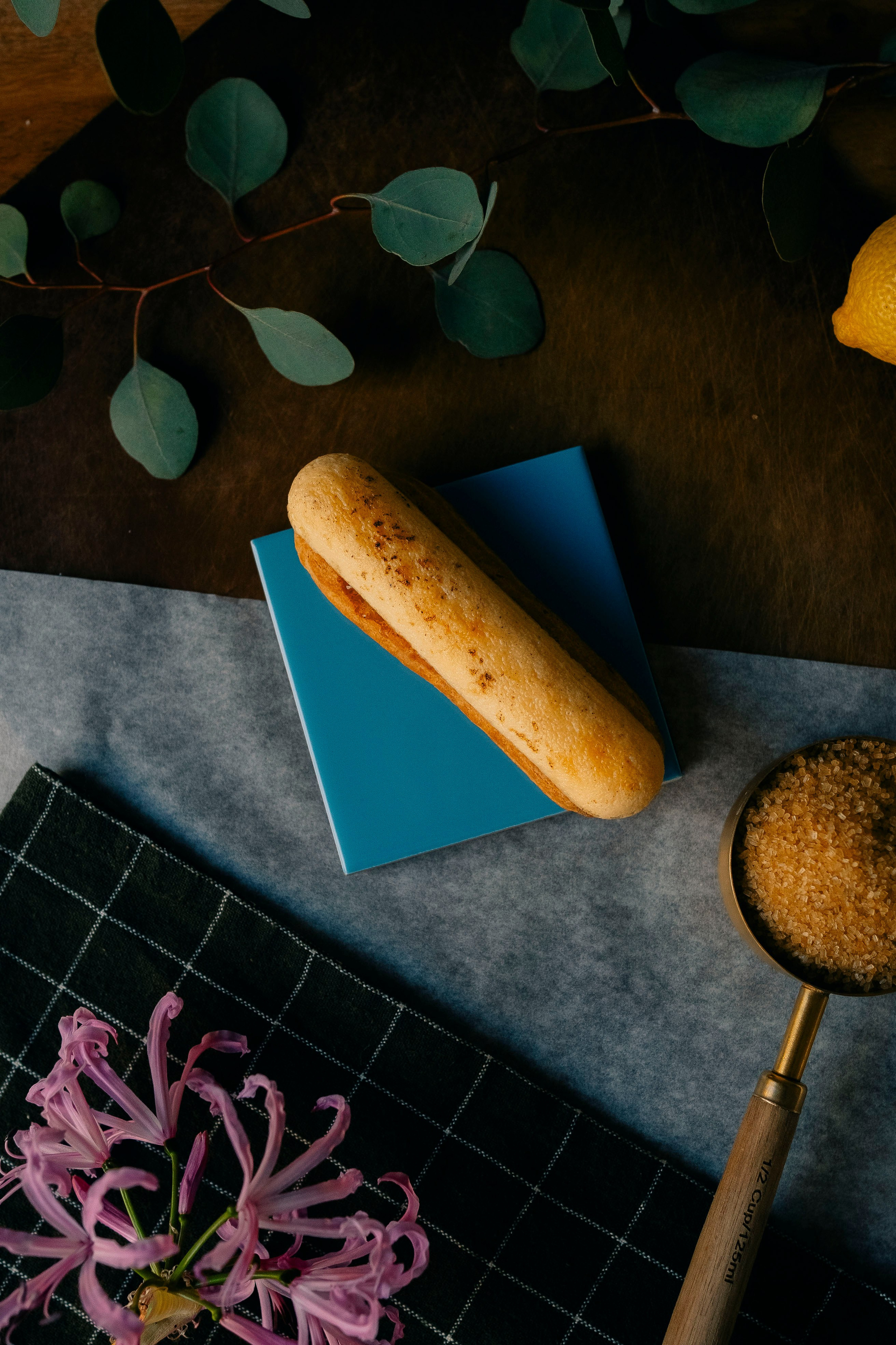 Creme brulee eclair. Maria Sher. Professional photographer from Porto, Portugal