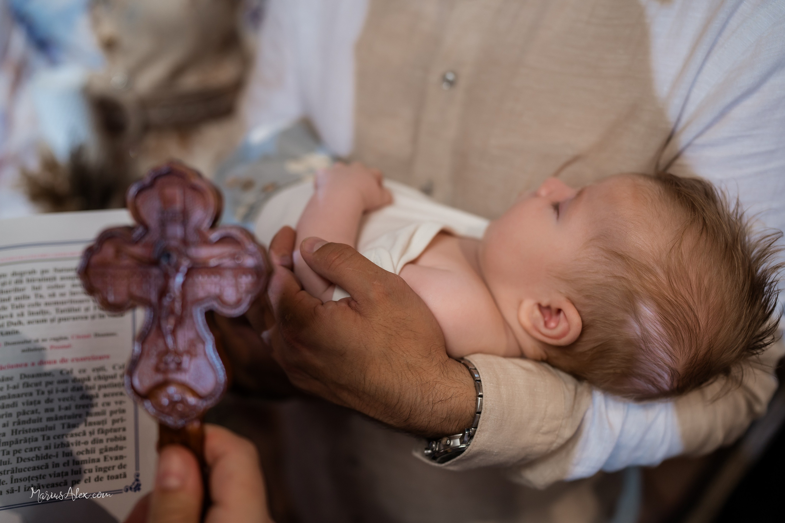 Botezul micutului Victor Dragos. Marius Alex fotograf de eveniment si portret din Suceava