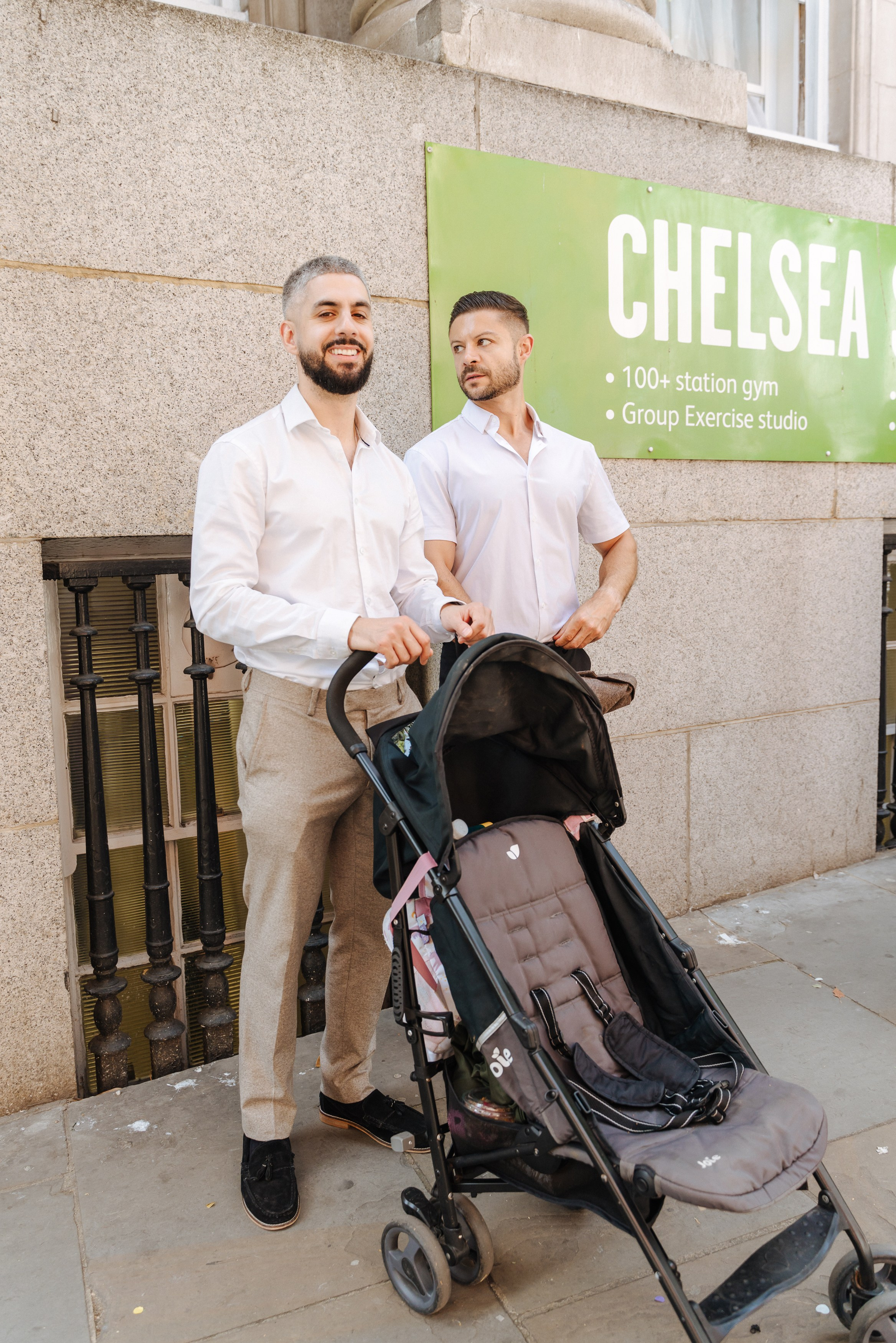 Civil ceremony at Chelsea Old Town Hall,  Wedding in Chelsea, Wedding in London,  wedding photographer in Chelsea, wedding photographer in London, wedding photographer London, documentary wedding photography, stylish wedding photos, creative wedding photographer UK, wedding photographer for international couples, natural wedding photography, London wedding photos, Ekaterina Romanova, Russian speaking wedding photographer, быстрый фотограф на свадьбу Лондон, креативный свадебный фотограф, свадебный фотограф Великобритания