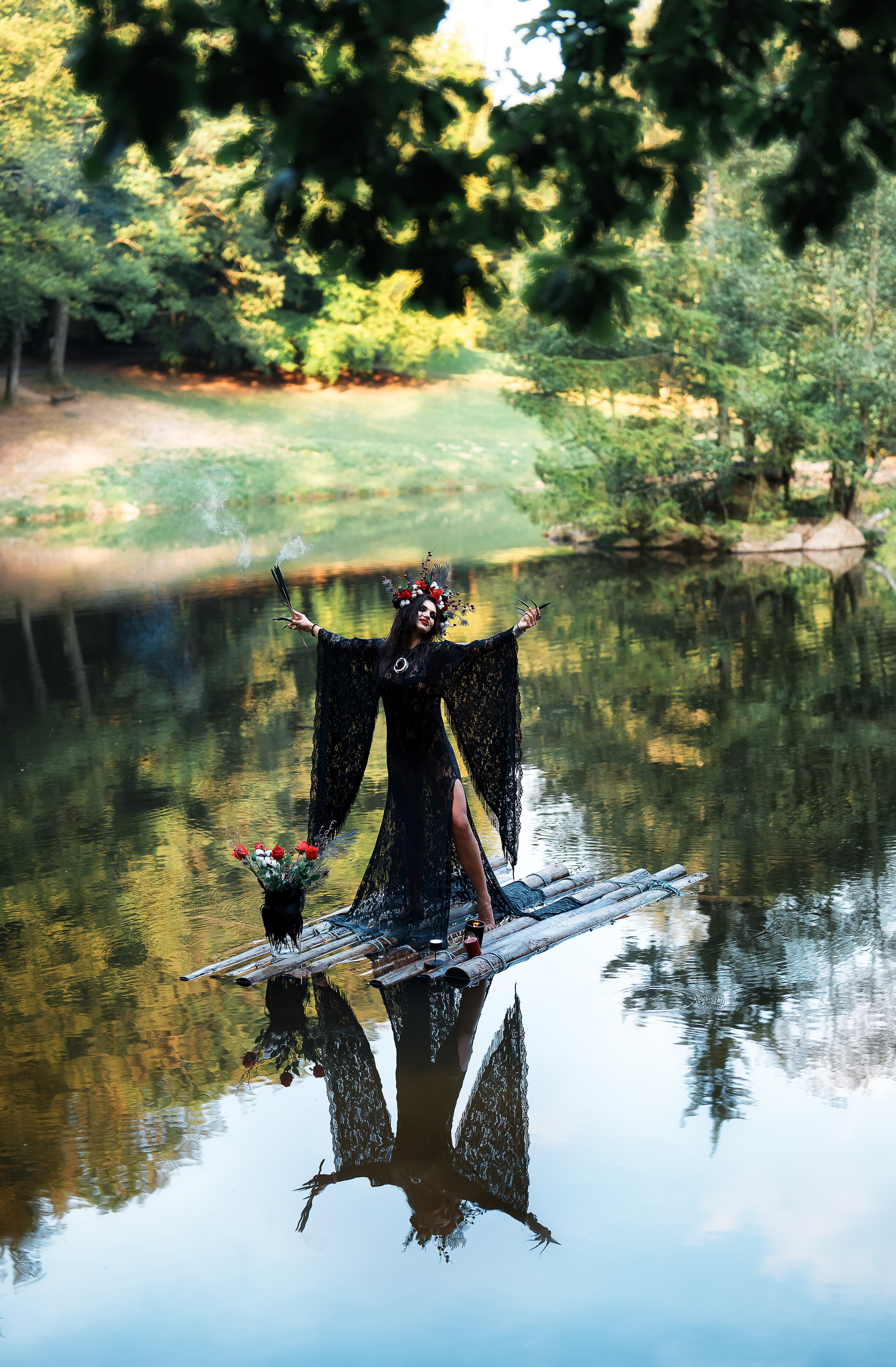 Witch at the lake. Family, Lifestyle and Portrait photograher in Trier, Germany