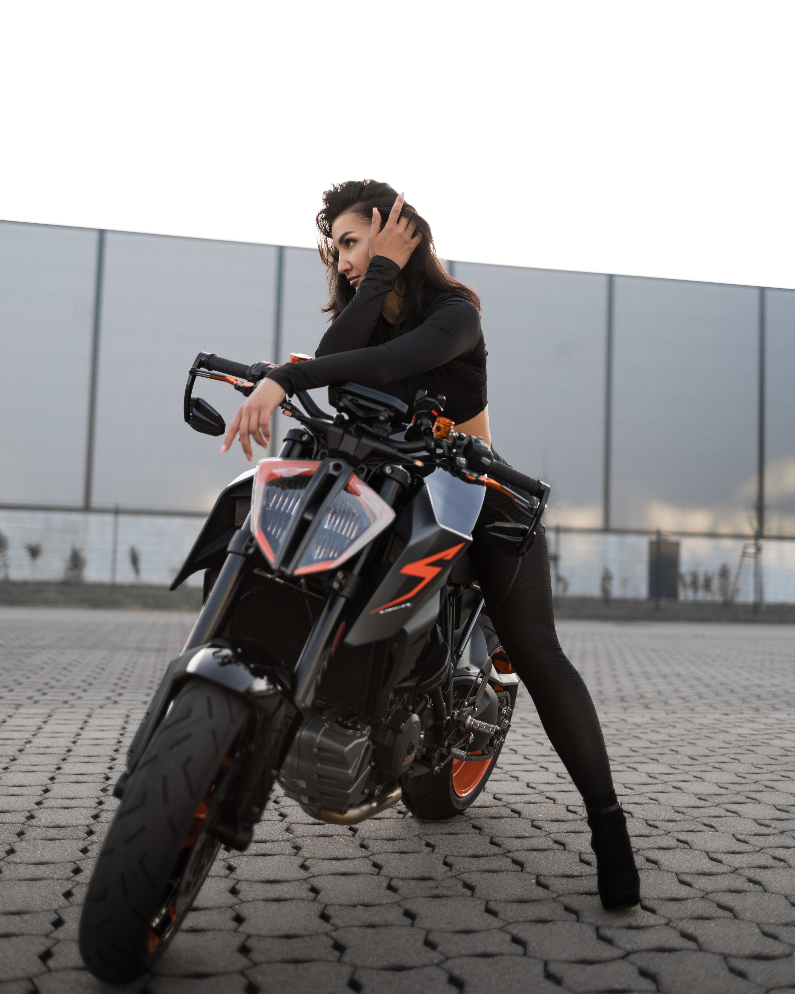 Alena lächelt herzlich – warmes und einfühlsames Einzelbild