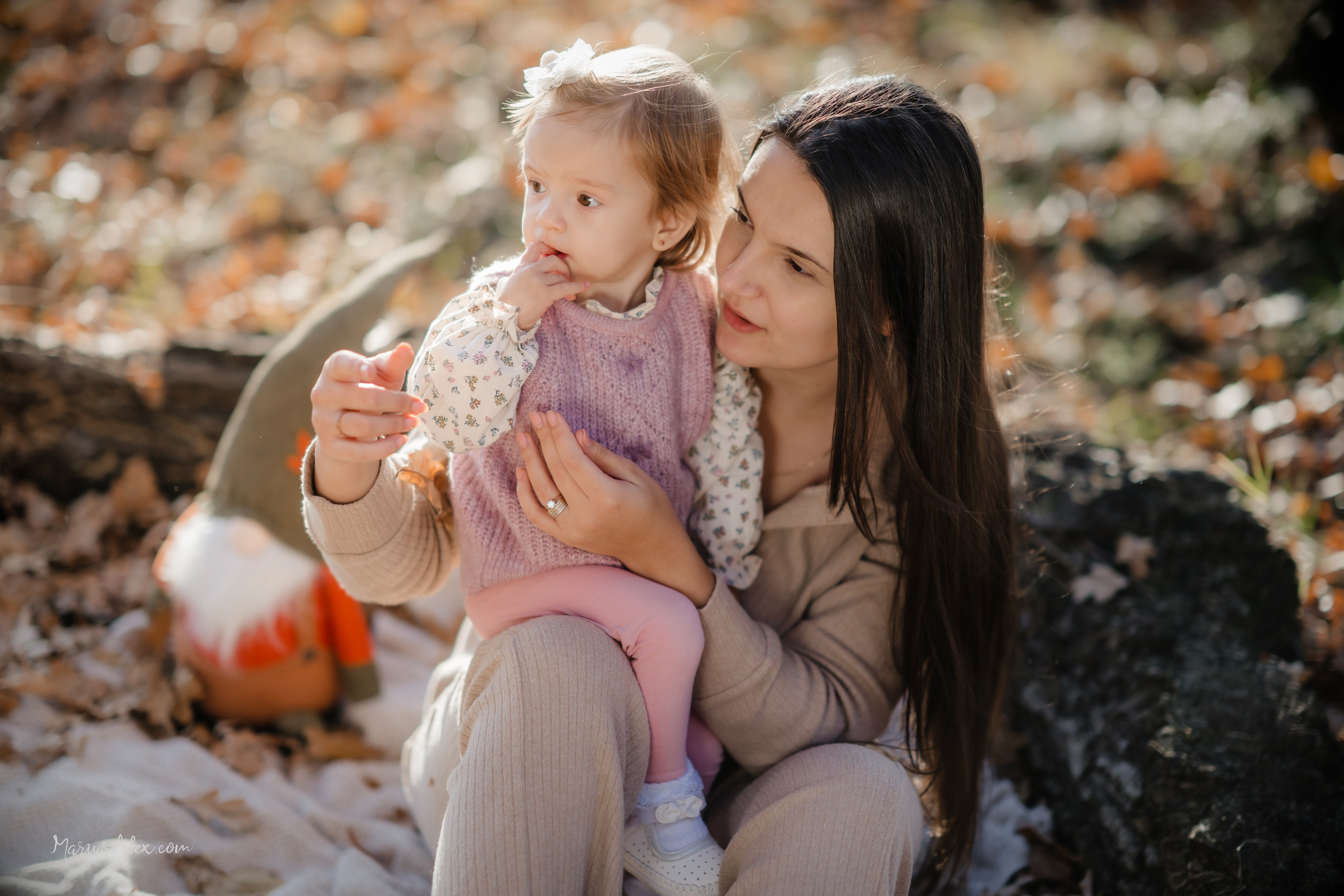 Sofia - Soare si frunze🍁🍁🍁. Marius Alex fotograf de eveniment si portret din Suceava