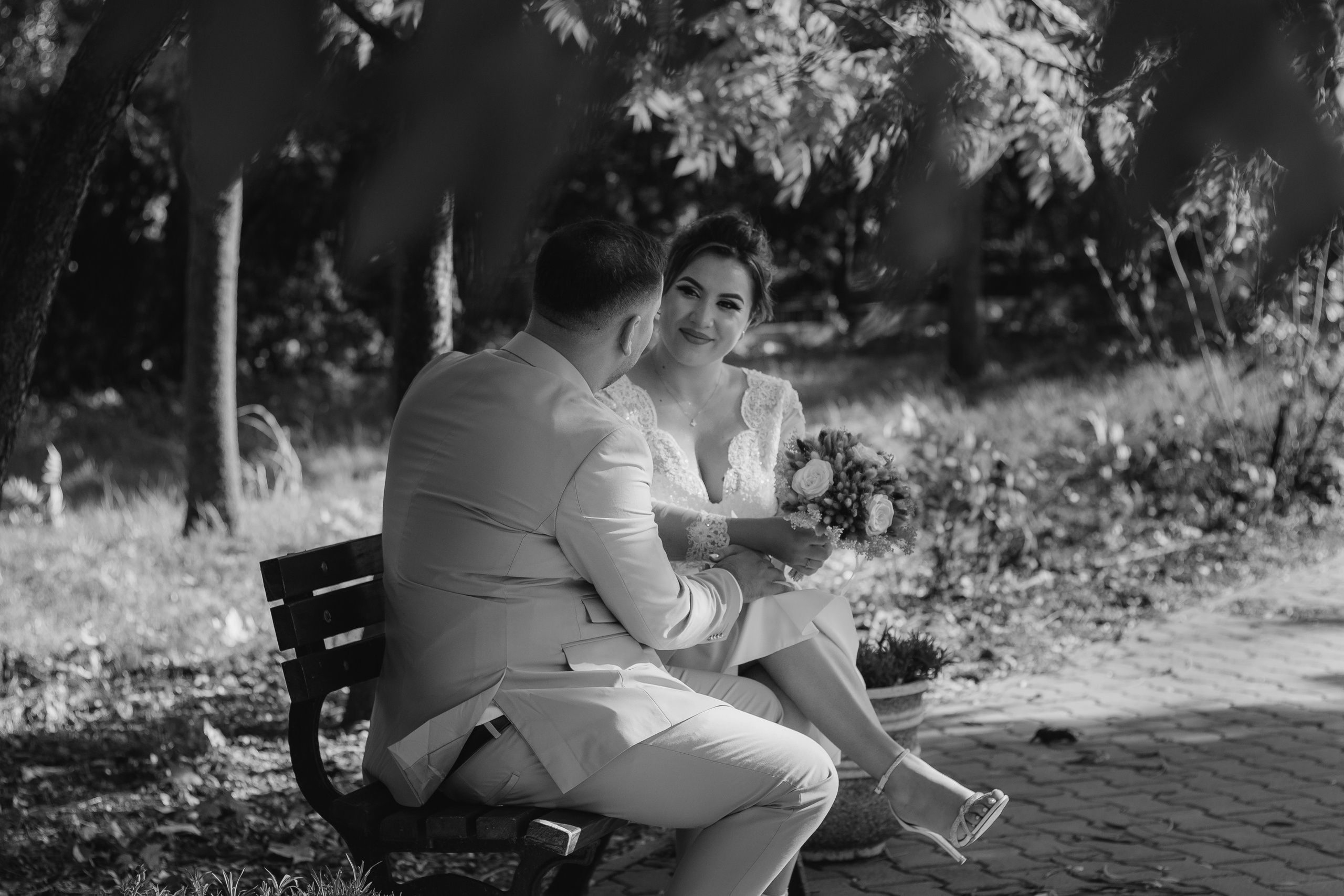 Ramona & Sebi. Fotograf si videograf — evenimente si studio