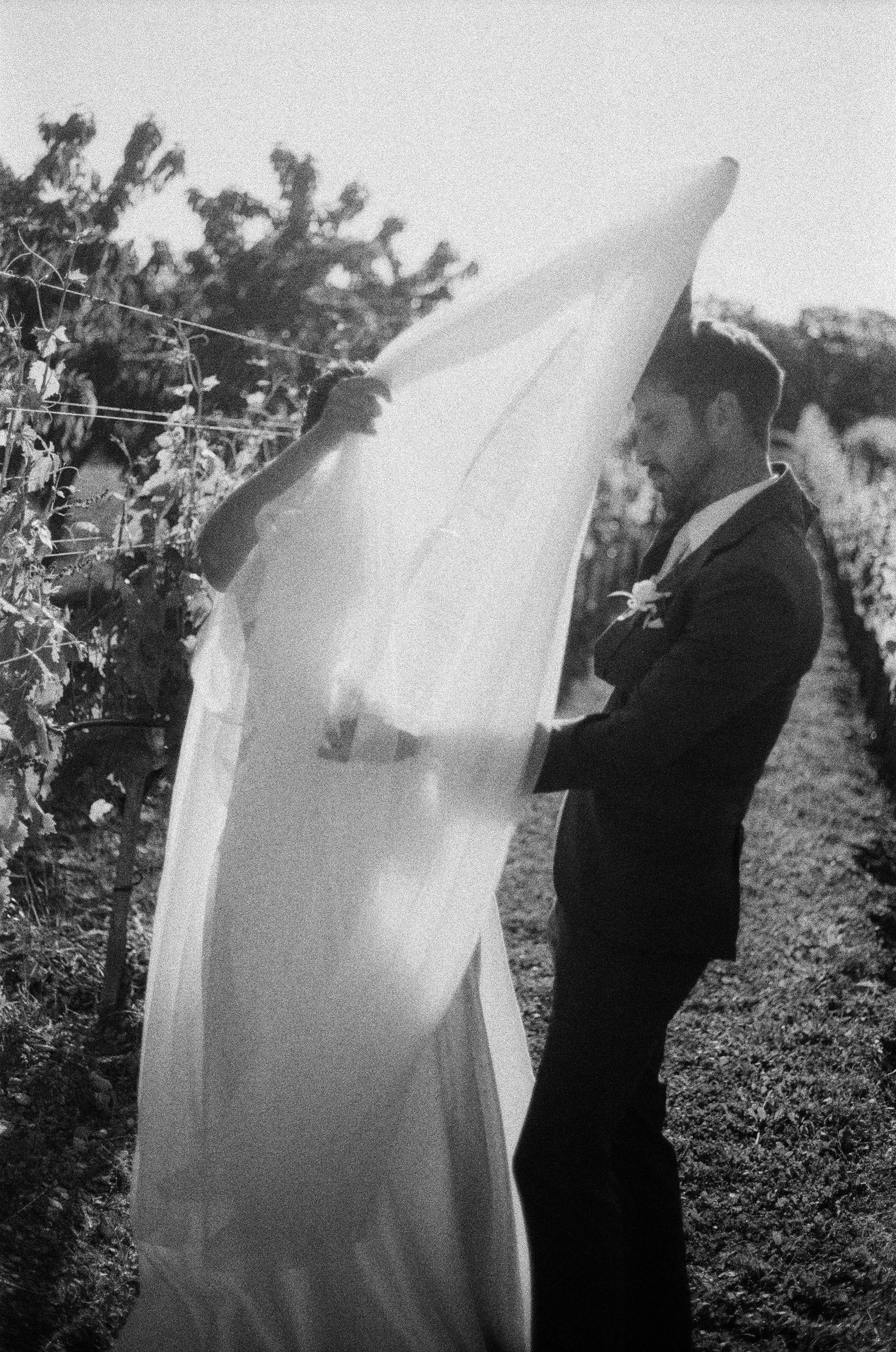 Stephanie & Christian film photos. Wedding photographer Italy