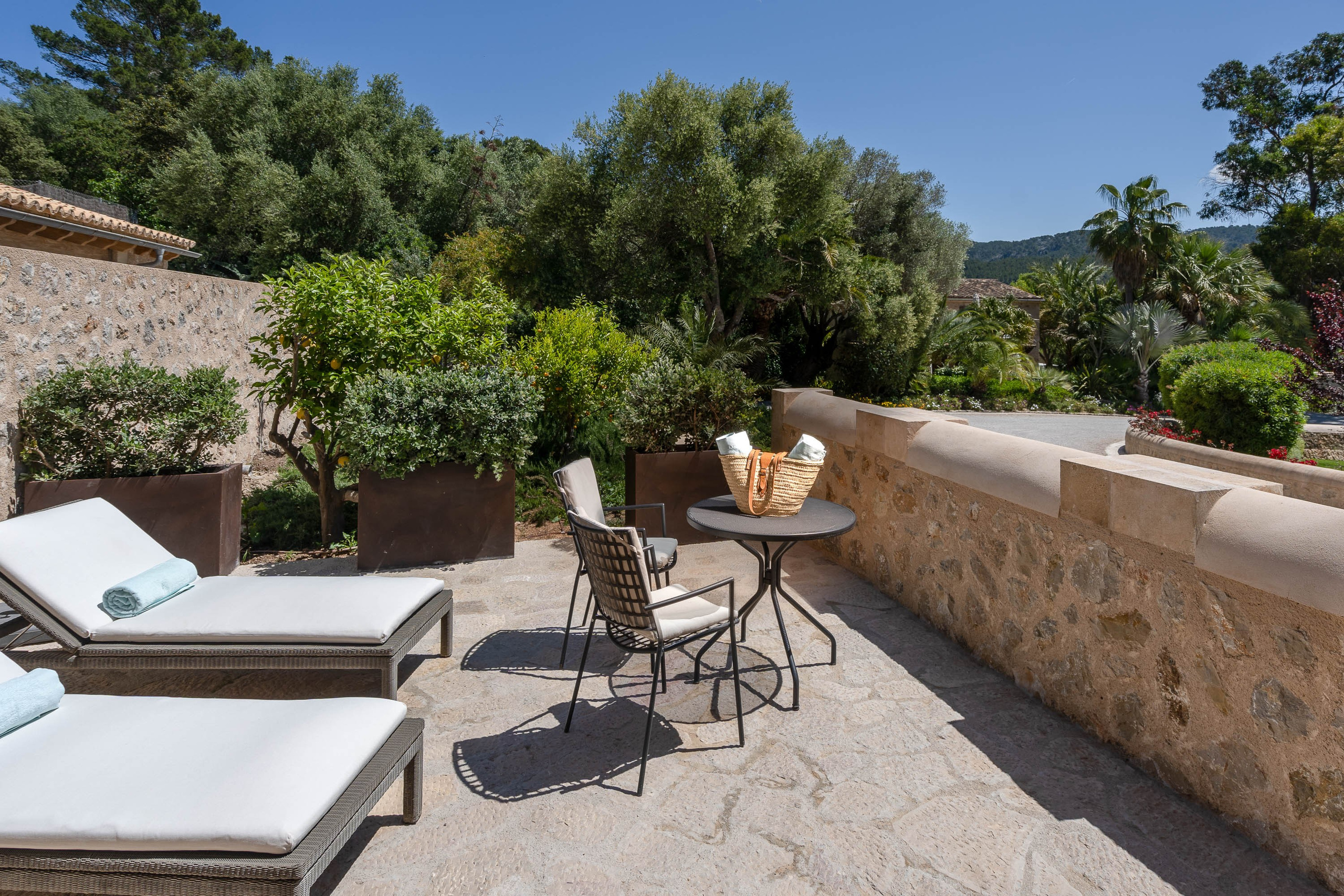 Fotografía comercial de habitaciones en Hotel Son Claret. Mallorca Wedding, Corporate & Social Photographer