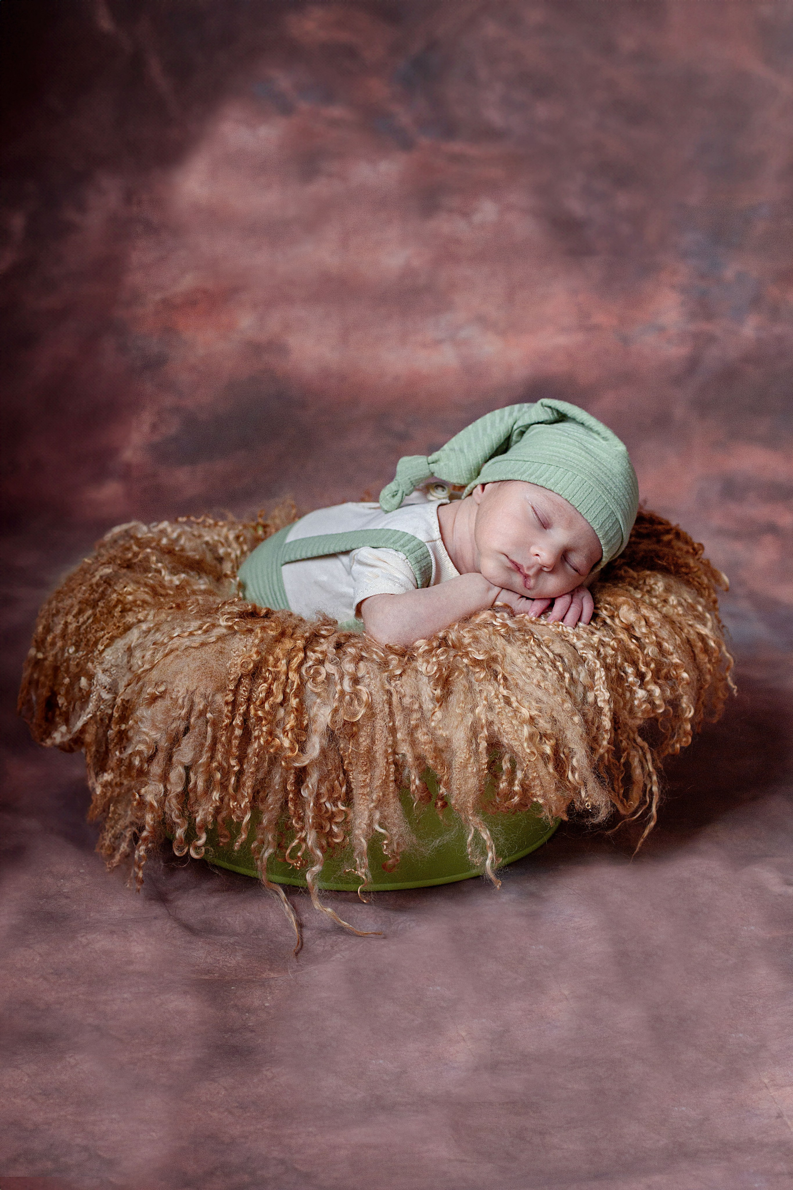 Newborn классическая. Детский и семейный фотограф в г. Бельцы