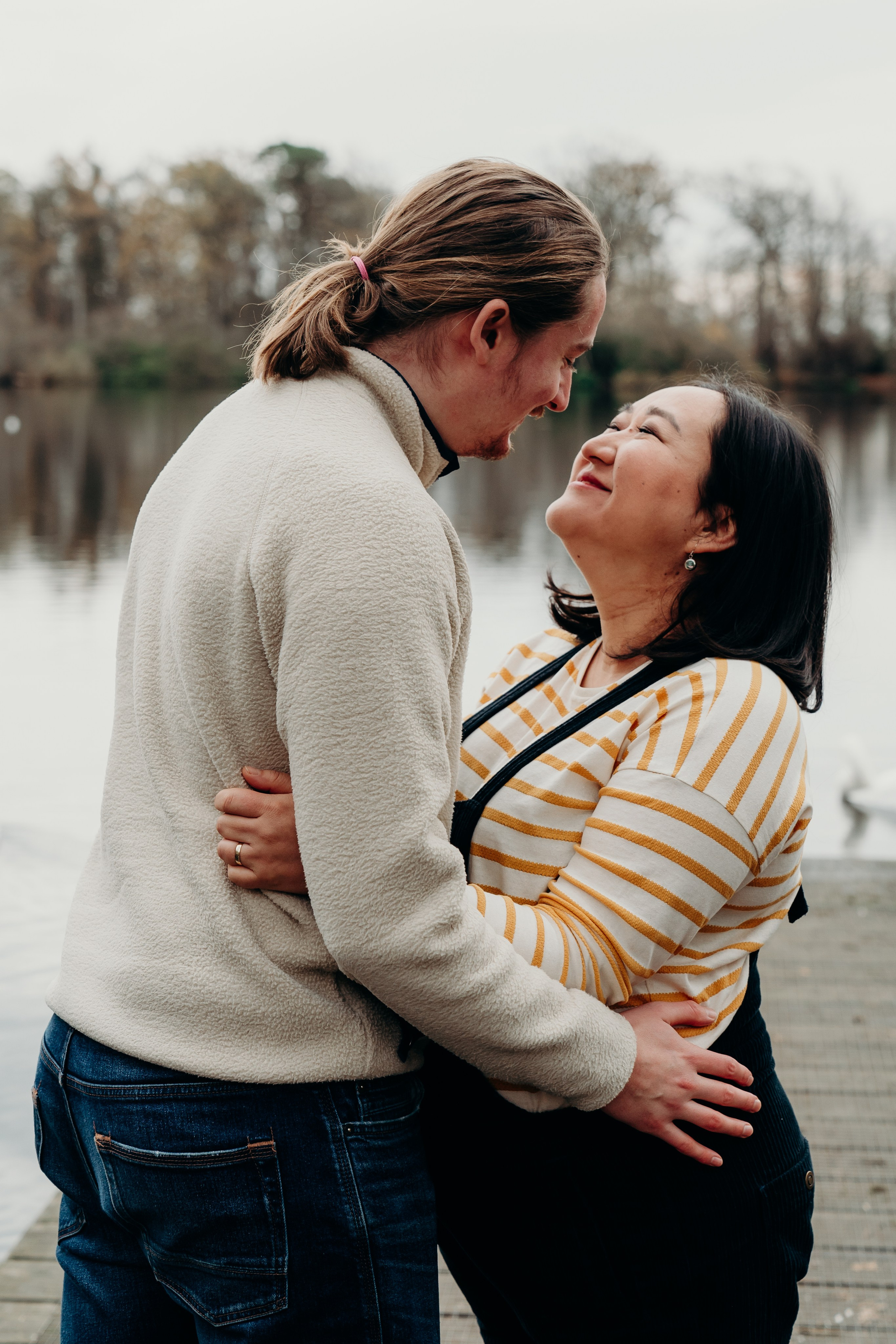 Maternity photographer Gosforth, Newcastle Upon Tyne, Northumberland. Outdoor maternity lifestyle photography