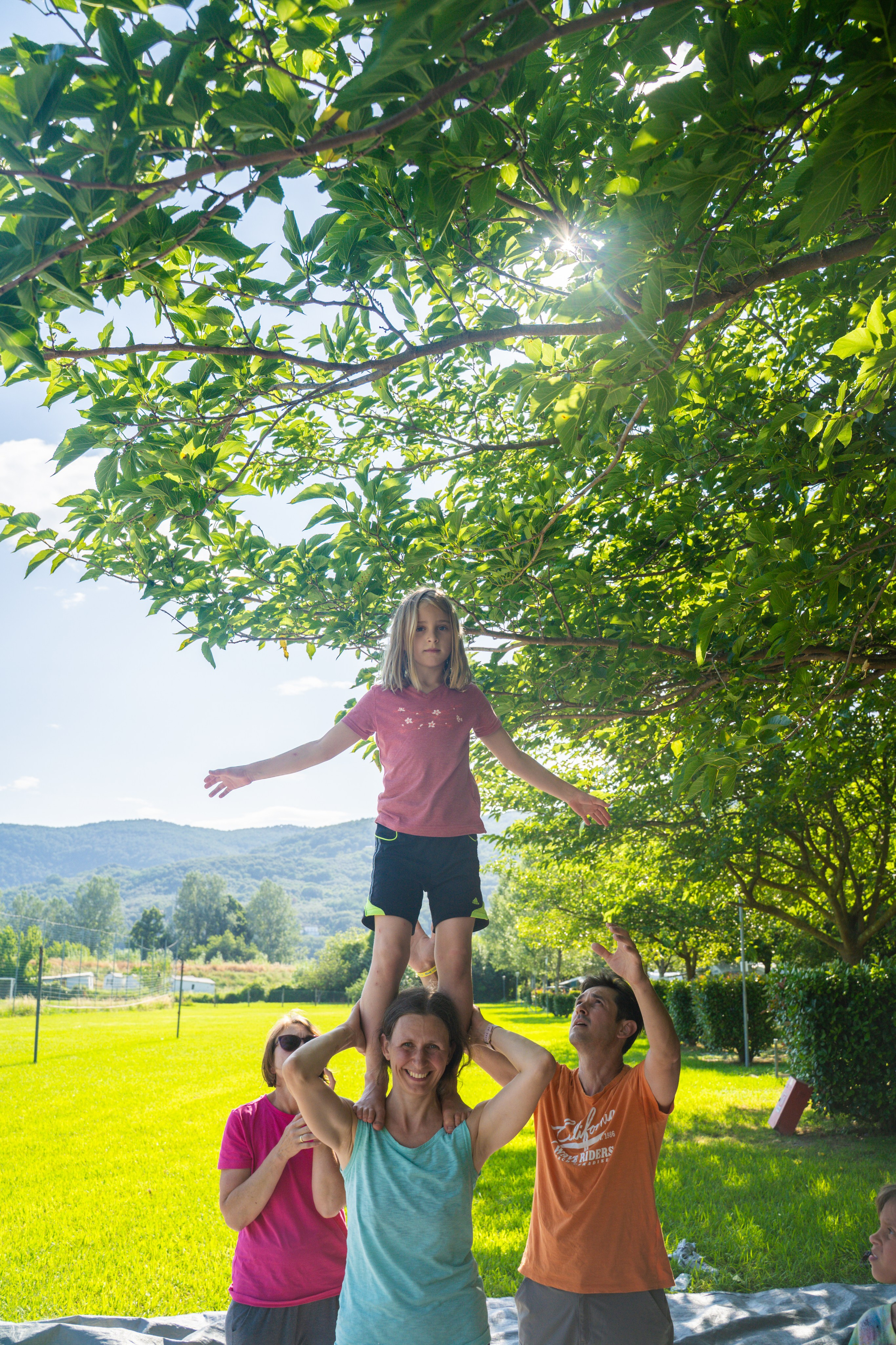 Детская игровая контактная импровизация. Семейные лагеря в Европе с Ниной Янечковой и Ириной Зиновьевой