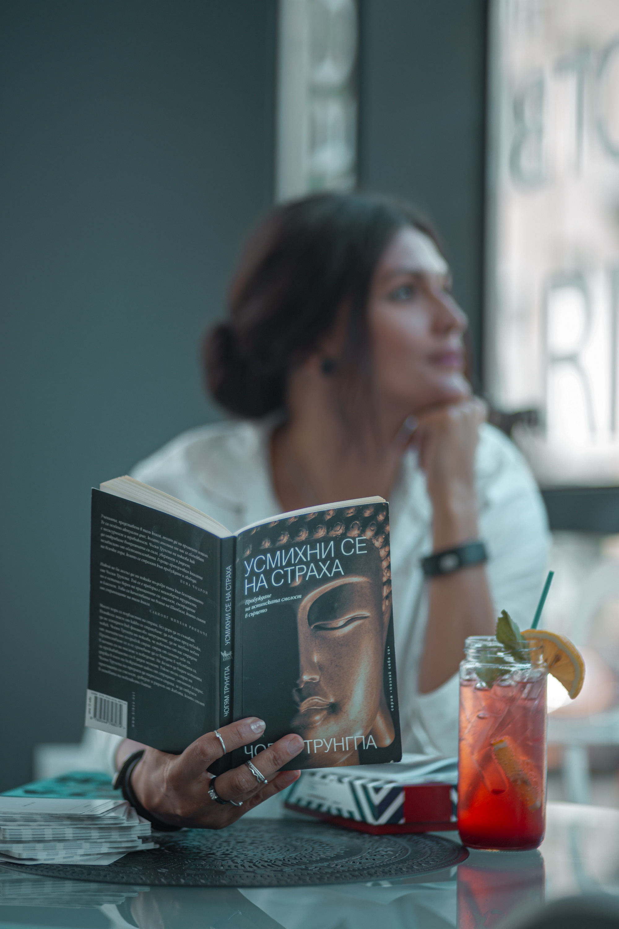 Business. Фотограф Бургас. Фотосесии в студио и на открито, портрети, заснемане