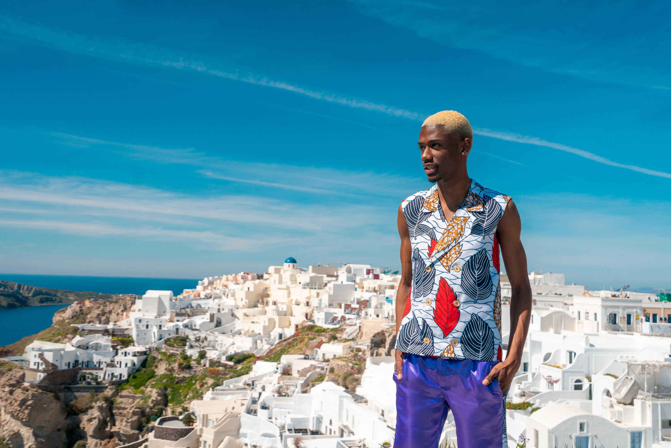 Une des séances photo complètes in Santorain (pas de Photoshop, 2020). Photographe vidéaste à Santorin|Séances photos de Robe volante Santorin|
