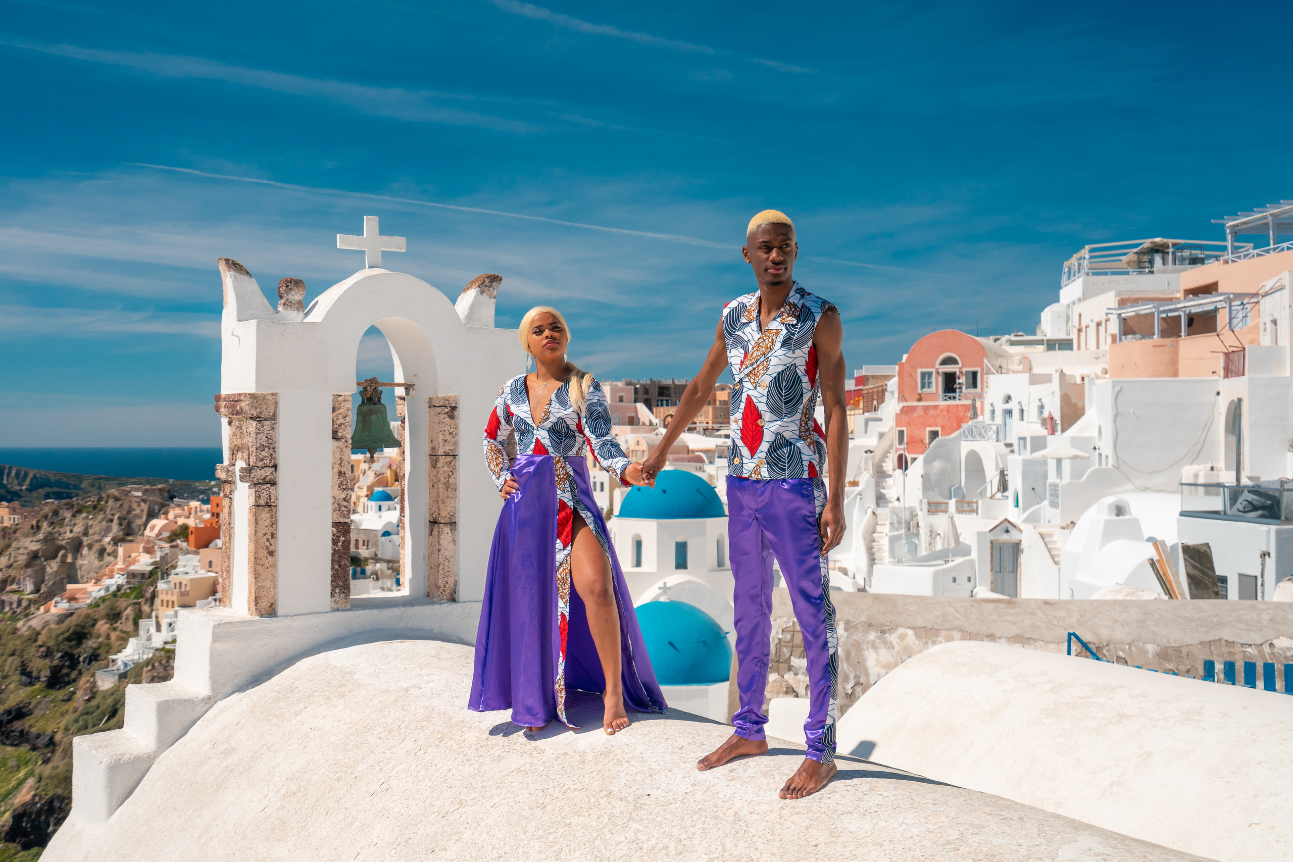 Une des séances photo complètes in Santorain (pas de Photoshop, 2020). Photographe vidéaste à Santorin|Séances photos de Robe volante Santorin|