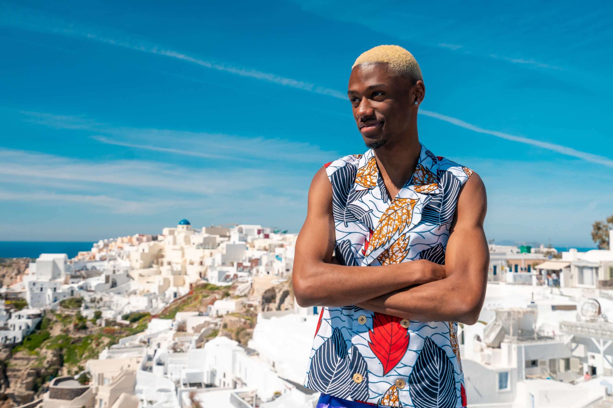 Une des séances photo complètes in Santorain (pas de Photoshop, 2020). Photographe vidéaste à Santorin|Séances photos de Robe volante Santorin|