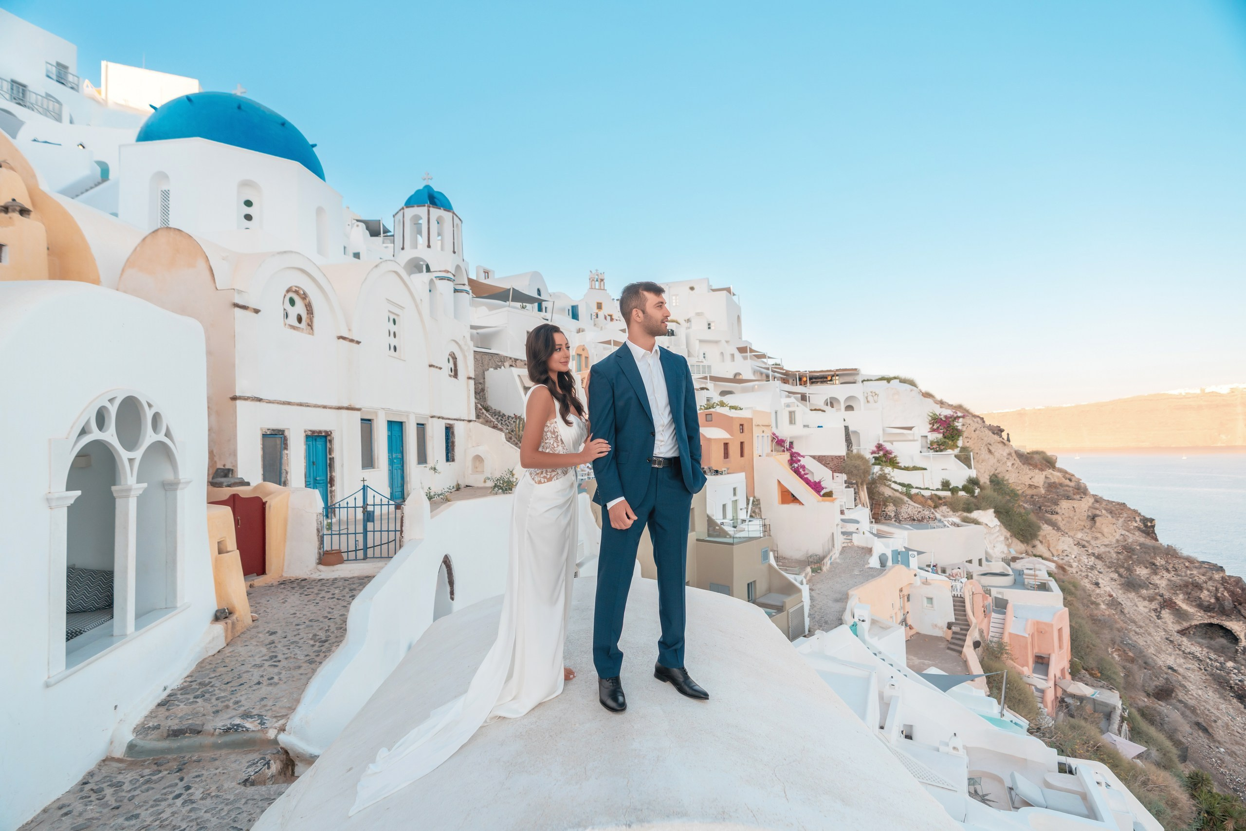 She Said Yes in Santorini!. Photographe vidéaste à Santorin|Séances photos de Robe volante Santorin|
