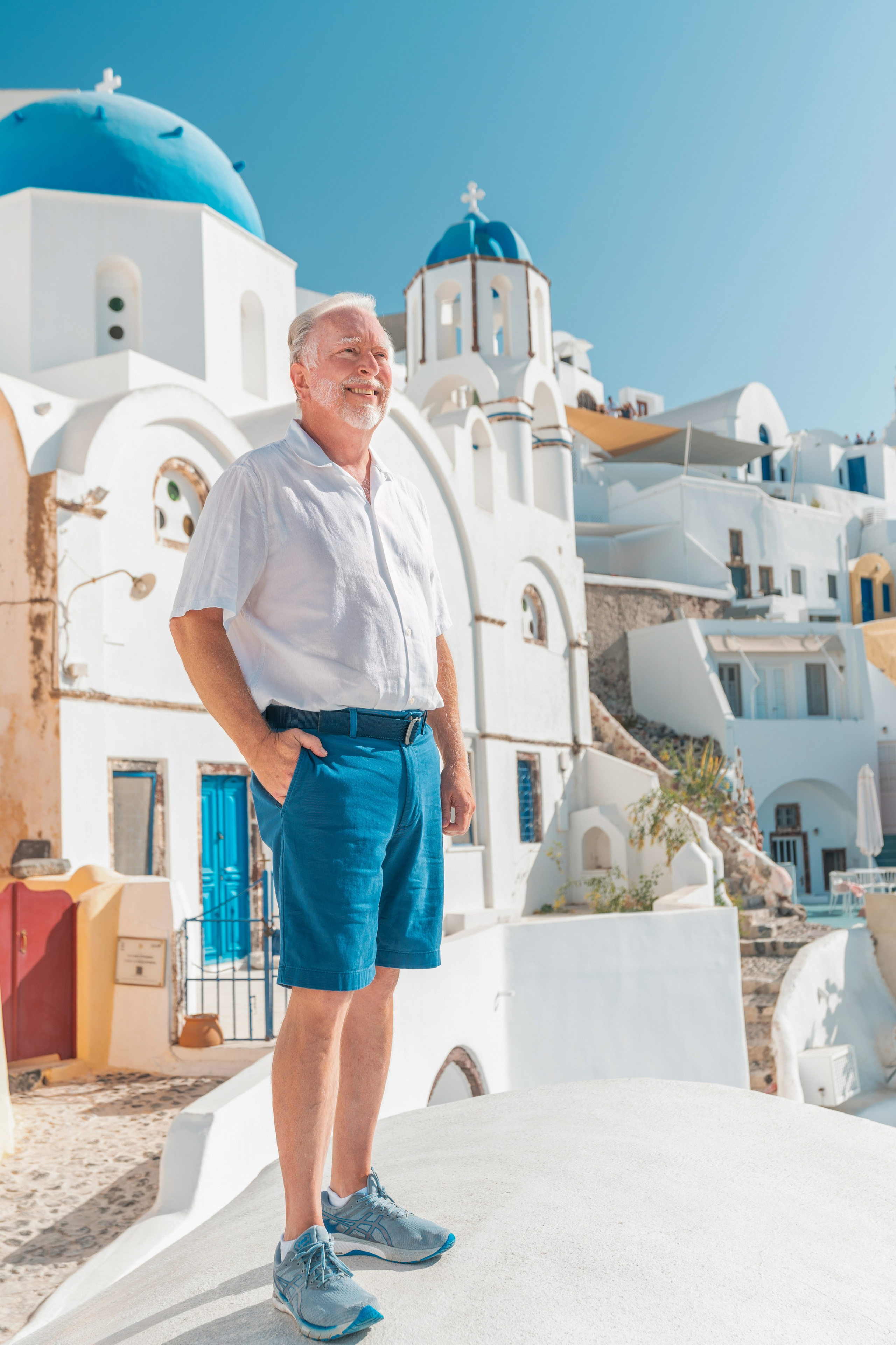 Why Photoshooting Is the Perfect Way to Celebrate an Important Life Event. Photographe vidéaste à Santorin|Séances photos de Robe volante Santorin|