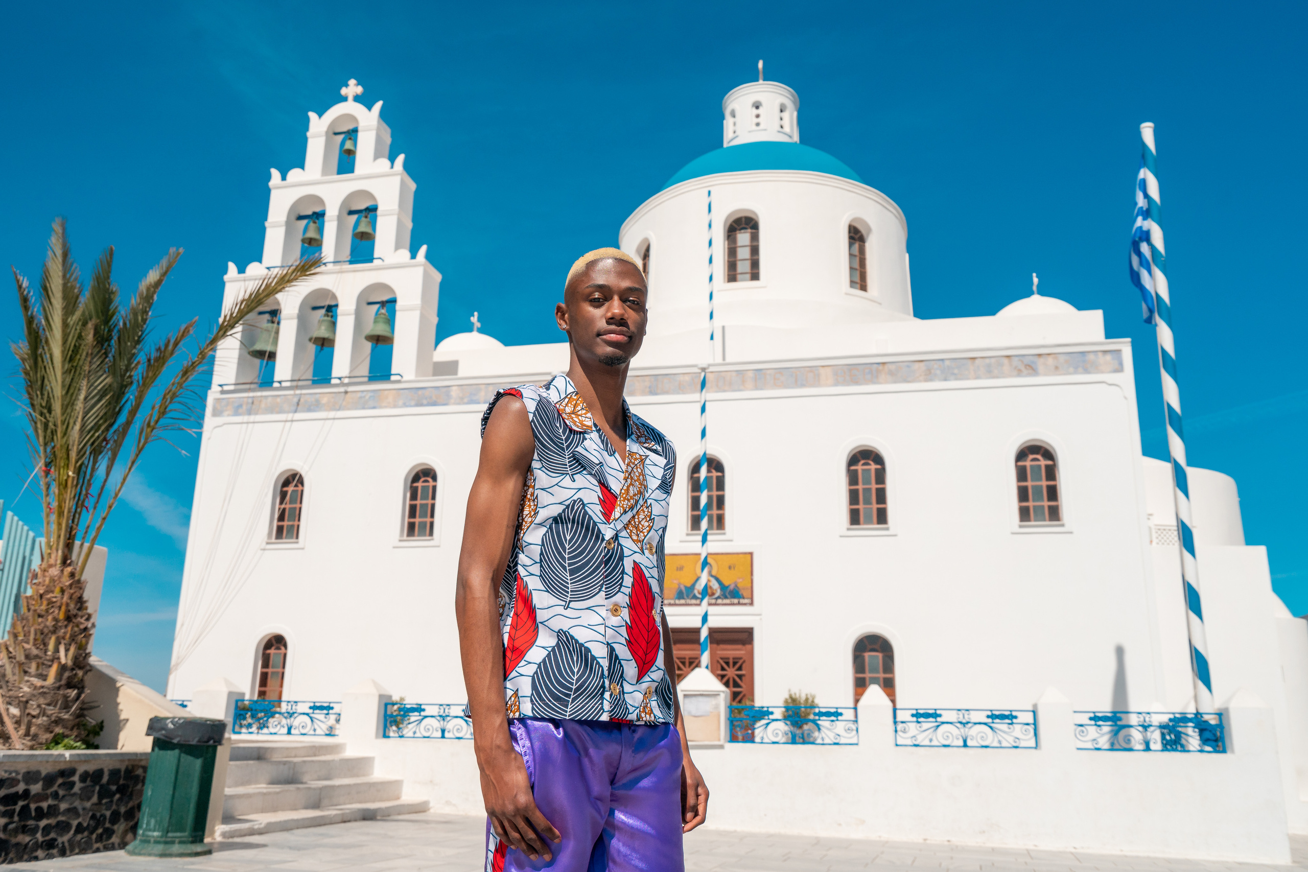 Une des séances photo complètes in Santorain (pas de Photoshop, 2020). Photographe vidéaste à Santorin|Séances photos de Robe volante Santorin|