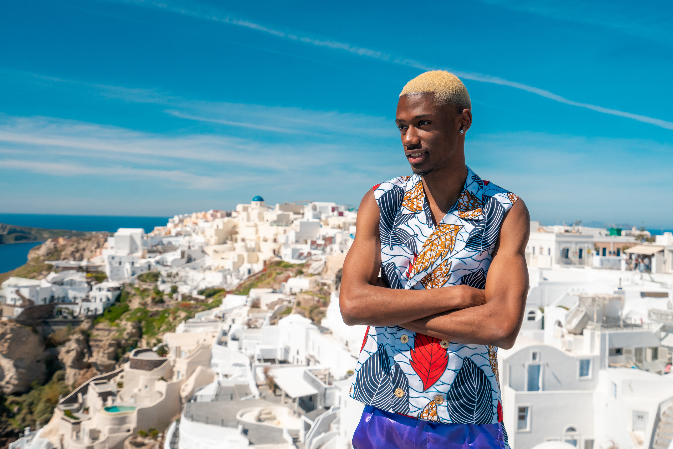 Une des séances photo complètes in Santorain (pas de Photoshop, 2020). Photographe vidéaste à Santorin|Séances photos de Robe volante Santorin|
