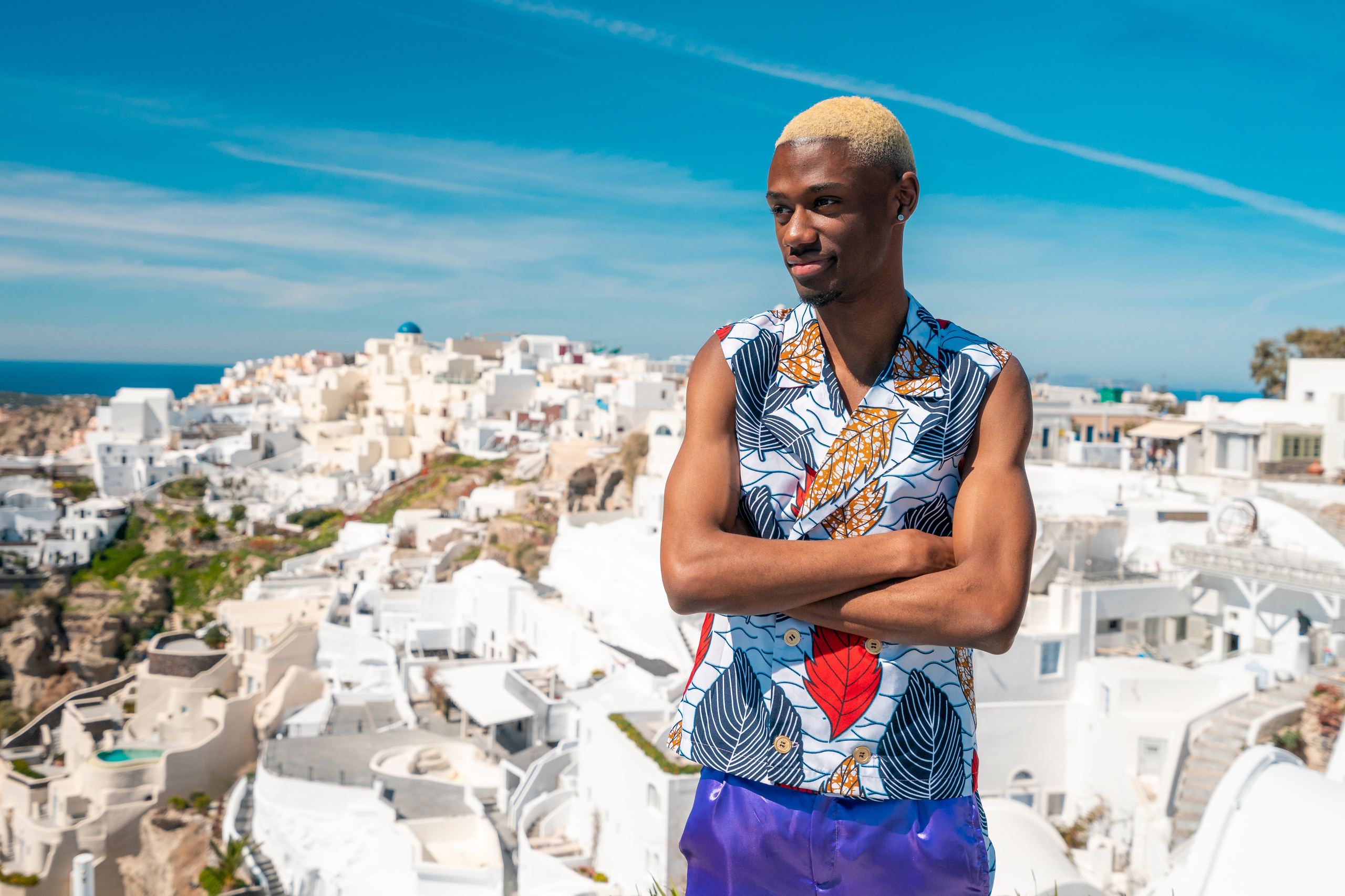 Une des séances photo complètes in Santorain (pas de Photoshop, 2020). Photographe vidéaste à Santorin|Séances photos de Robe volante Santorin|