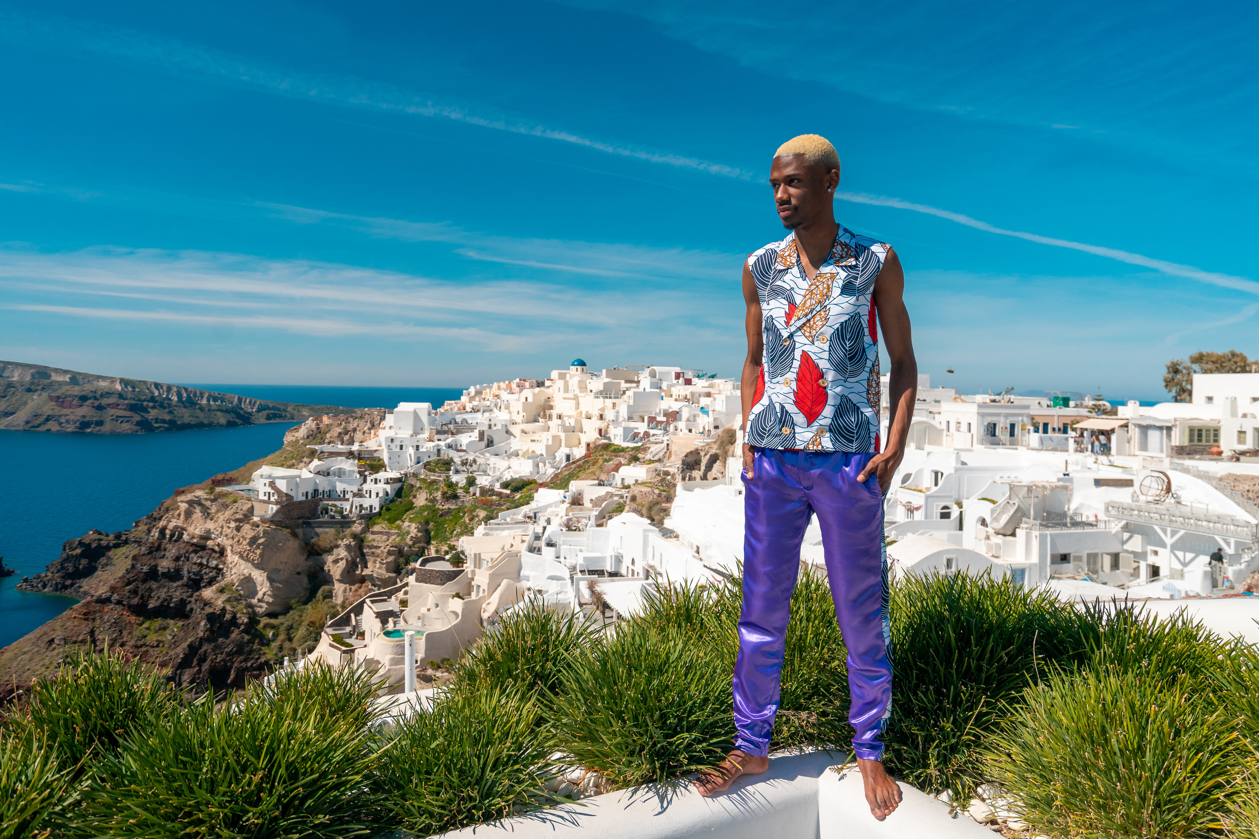 Une des séances photo complètes in Santorain (pas de Photoshop, 2020). Photographe vidéaste à Santorin|Séances photos de Robe volante Santorin|