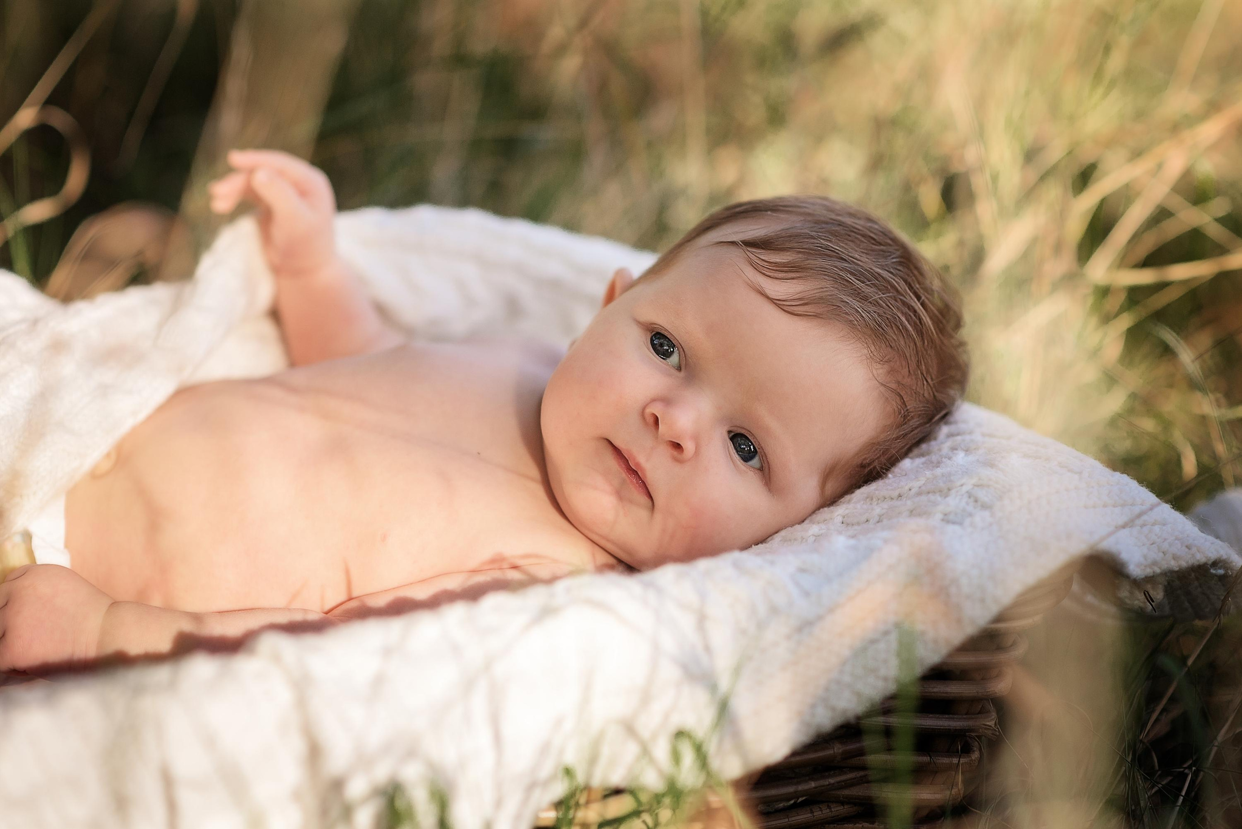 I was born!. Photographer in Prague Katerina Golos