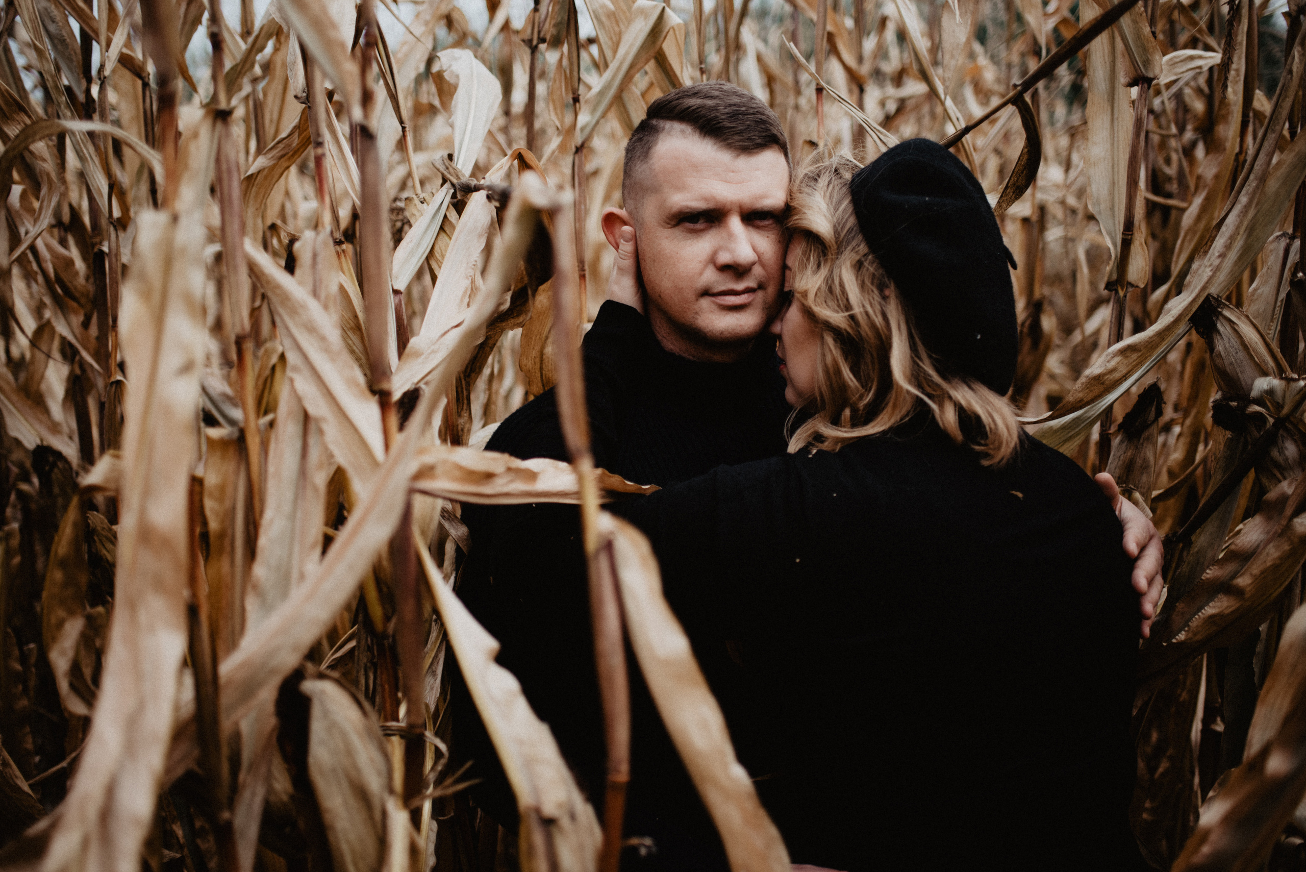 Ewa & Jacek- sesja w polu kukurydzy. Bałanda Fotografia – Sesje Kobiece, Rodzinne, Miłosne, Reportaże | Katowice Śląsk