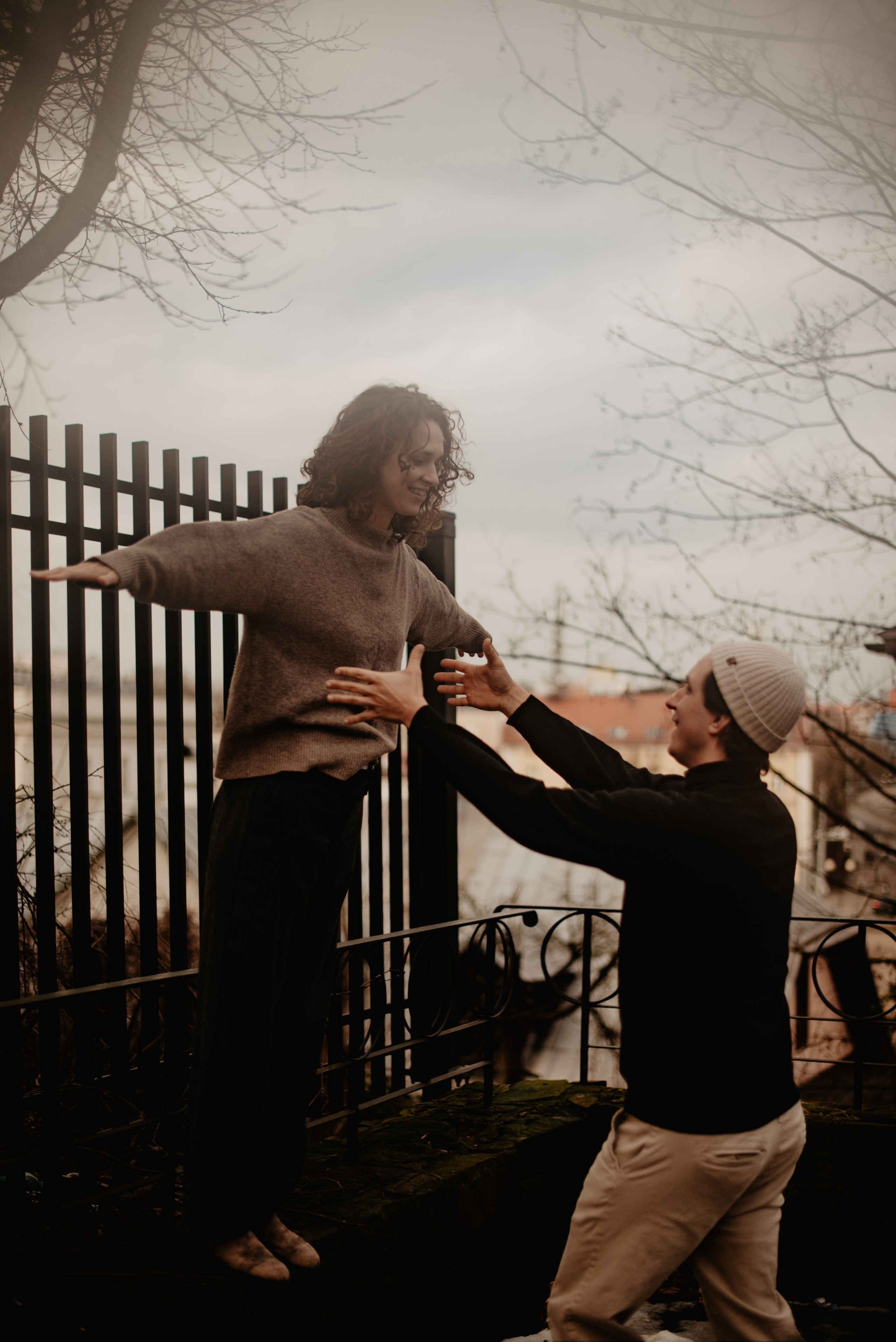 Magda i Patryk -romantyczny spacer po Krakowie. Bałanda Fotografia – Sesje Kobiece, Rodzinne, Miłosne, Reportaże | Katowice Śląsk