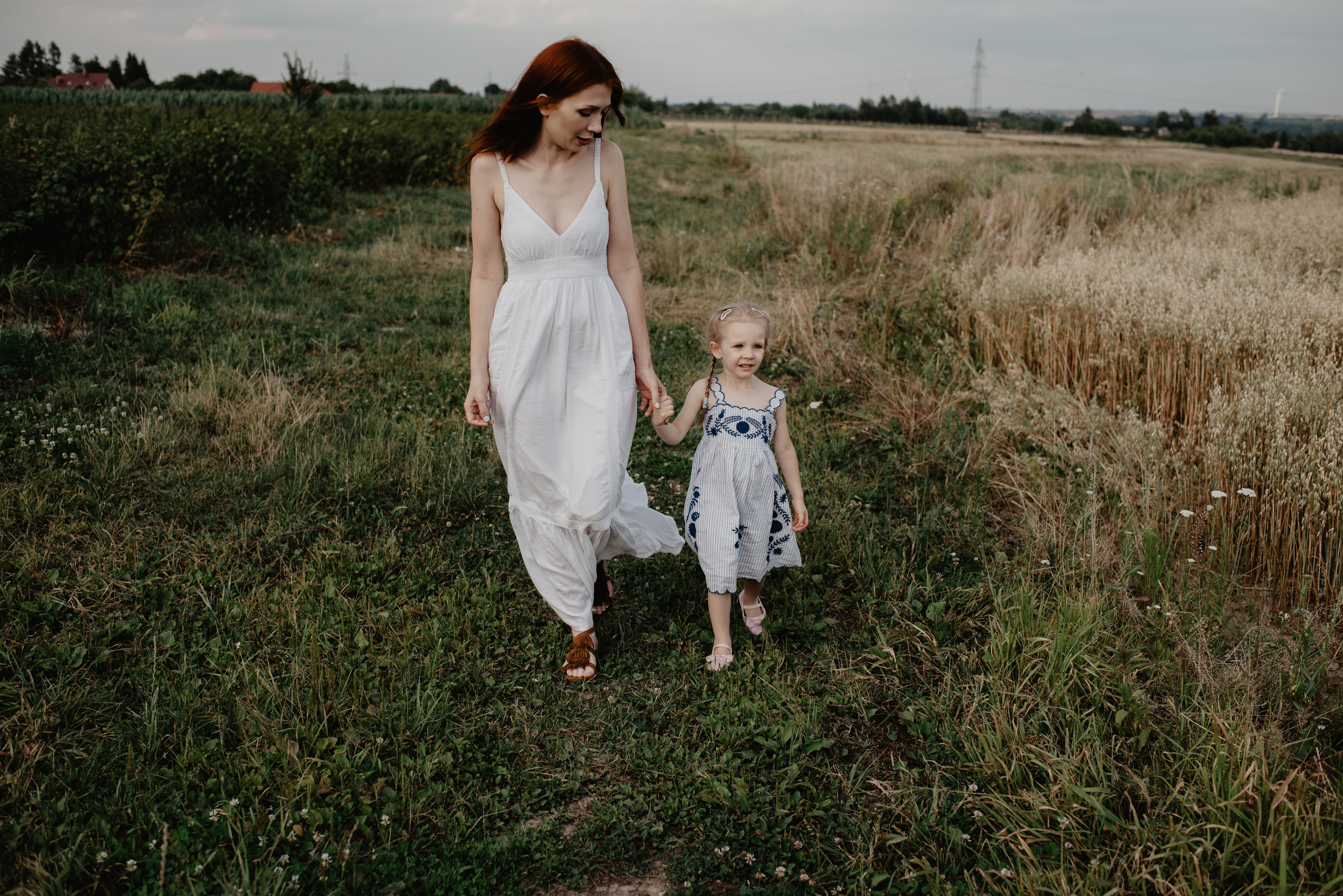 Sesja Rodzinna w polu. Bałanda Fotografia – Sesje Kobiece, Rodzinne, Miłosne, Reportaże | Katowice Śląsk