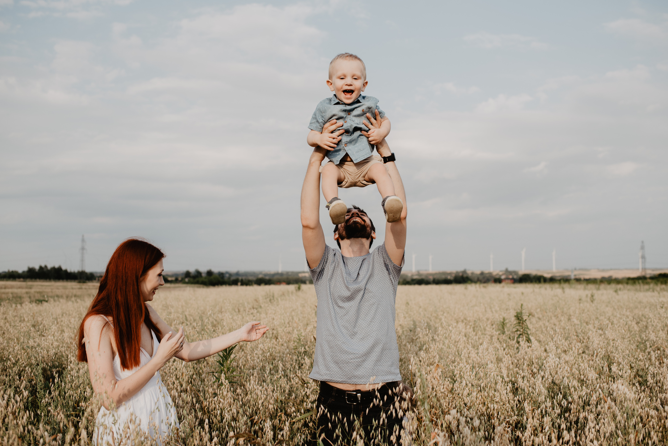 Sesja Rodzinna w polu. Bałanda Fotografia – Sesje Kobiece, Rodzinne, Miłosne, Reportaże | Katowice Śląsk