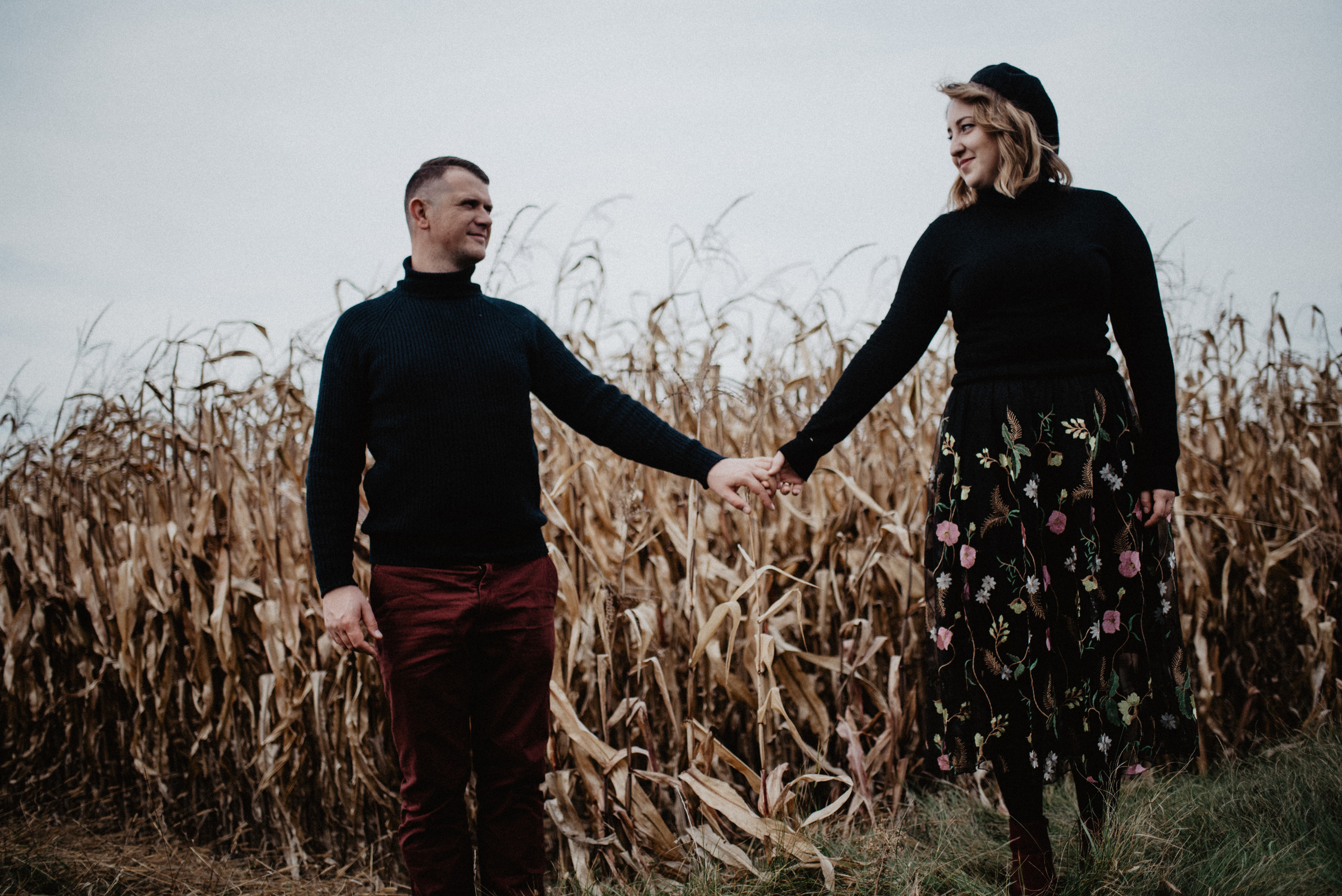 Ewa & Jacek- sesja w polu kukurydzy. Bałanda Fotografia – Sesje Kobiece, Rodzinne, Miłosne, Reportaże | Katowice Śląsk