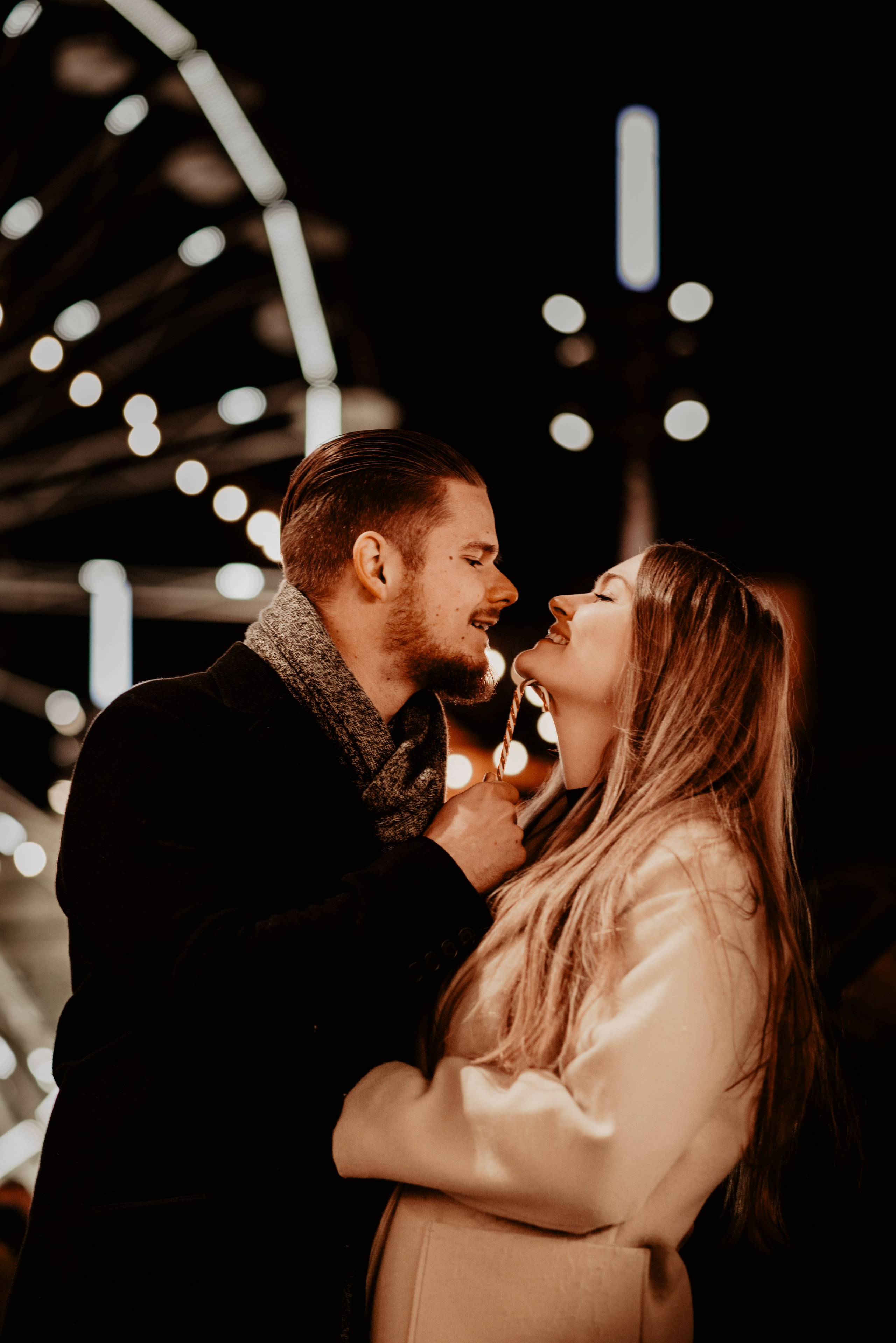 Magda & Kuba. Sesja na Jarmarku świątecznym w Katowicach. Bałanda Fotografia – Sesje Kobiece, Rodzinne, Miłosne, Reportaże | Katowice Śląsk