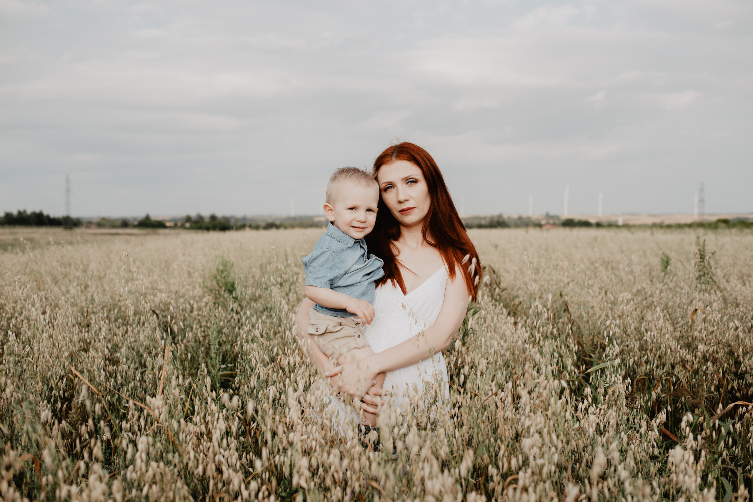 Sesja Rodzinna w polu. Bałanda Fotografia – Sesje Kobiece, Rodzinne, Miłosne, Reportaże | Katowice Śląsk