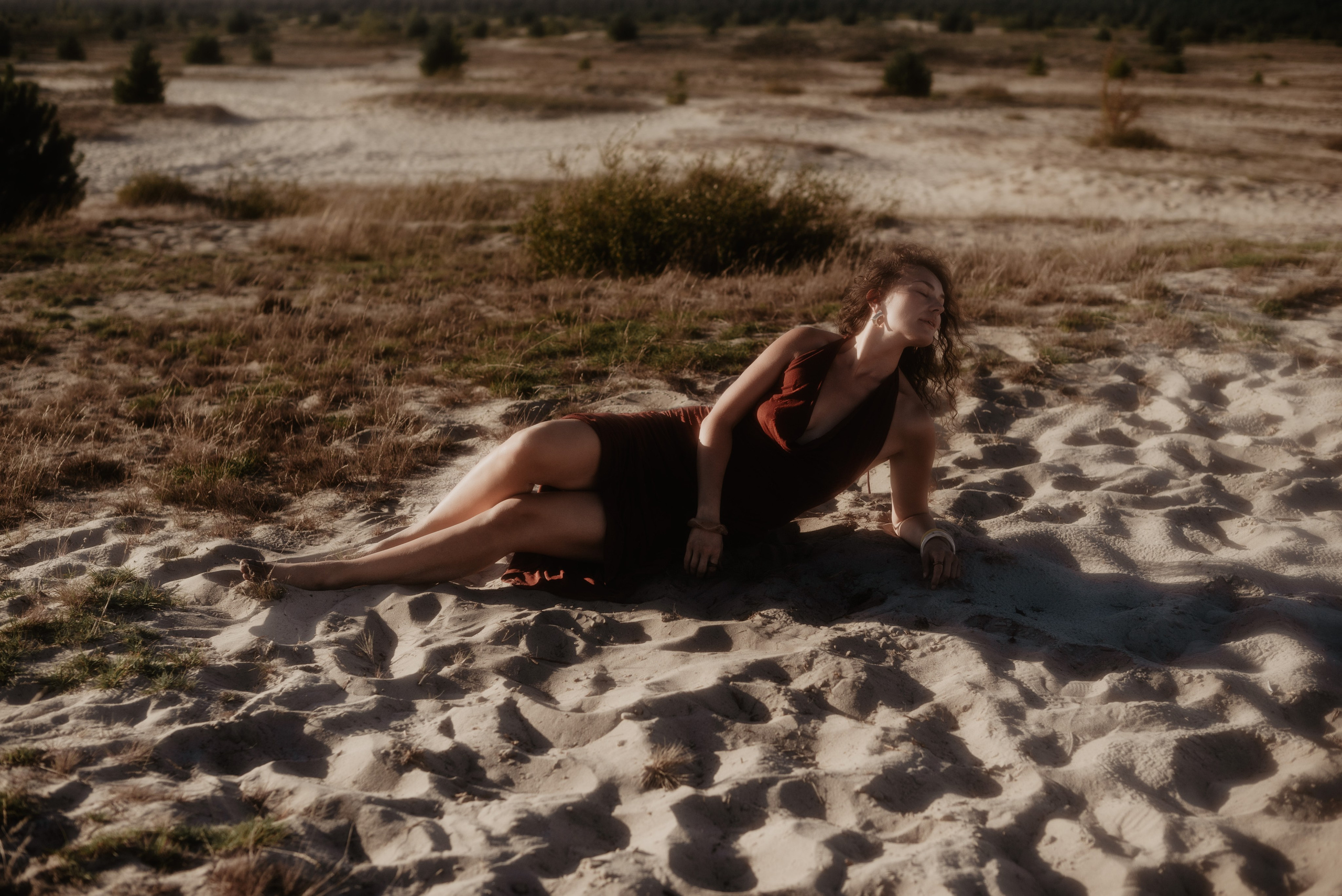Sesja kobieca Weroniki na Pustyni Błędowkiej. Bałanda Fotografia – Sesje Kobiece, Rodzinne, Miłosne, Reportaże | Katowice Śląsk