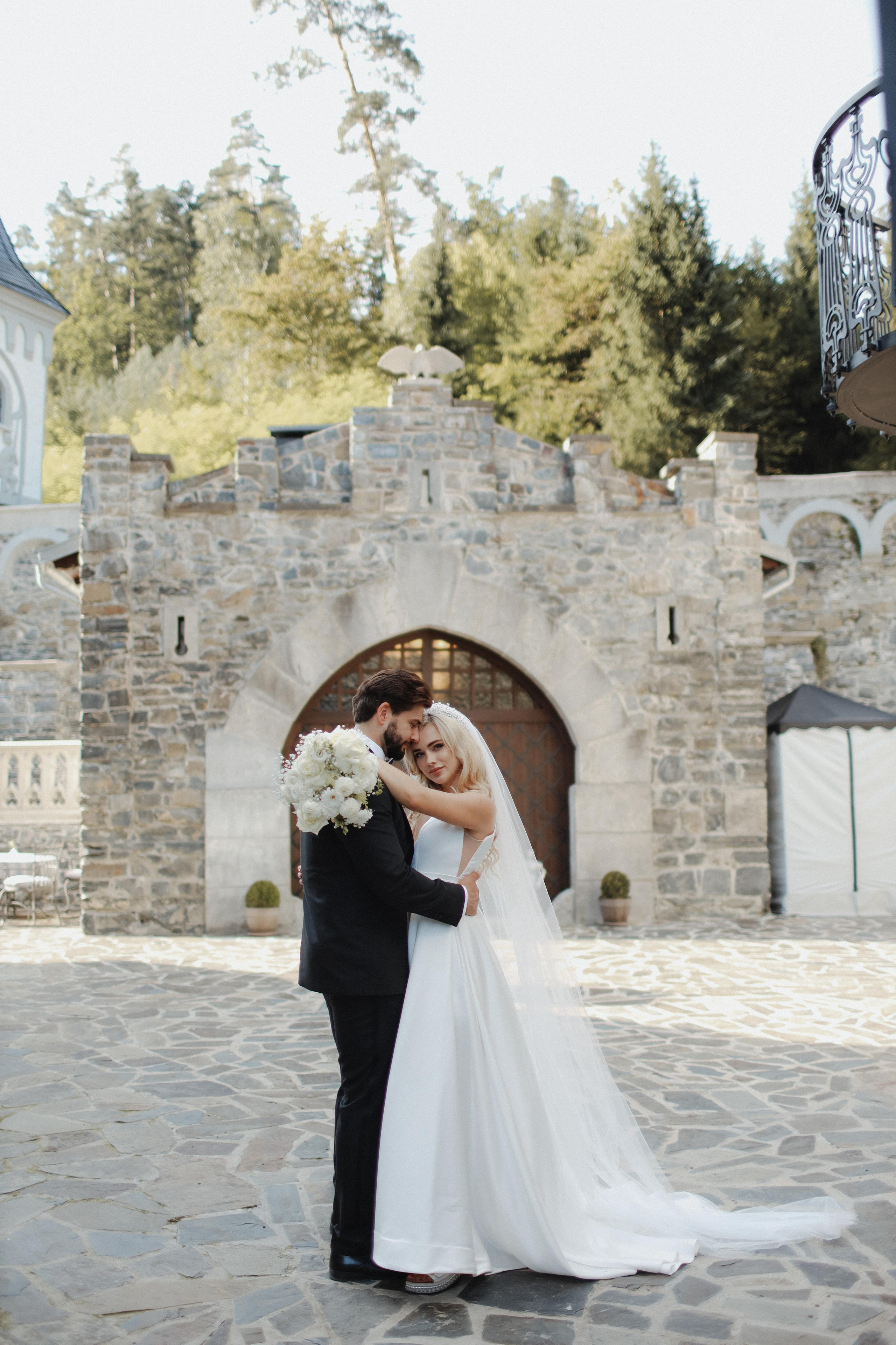 September 2023 — Wedding Hrad Kunzov. Wedding & love story photographer Prague, Europe Elizaveta Gritsenko