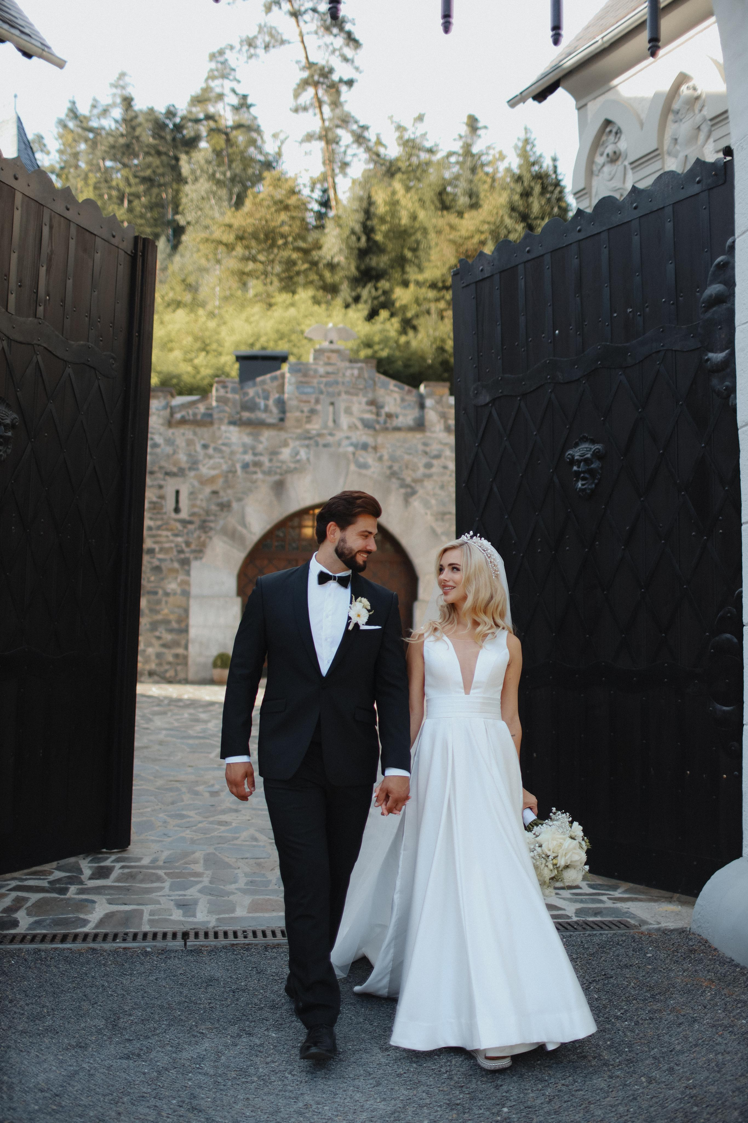 September 2023 — Wedding Hrad Kunzov. Wedding & love story photographer Prague, Europe Elizaveta Gritsenko