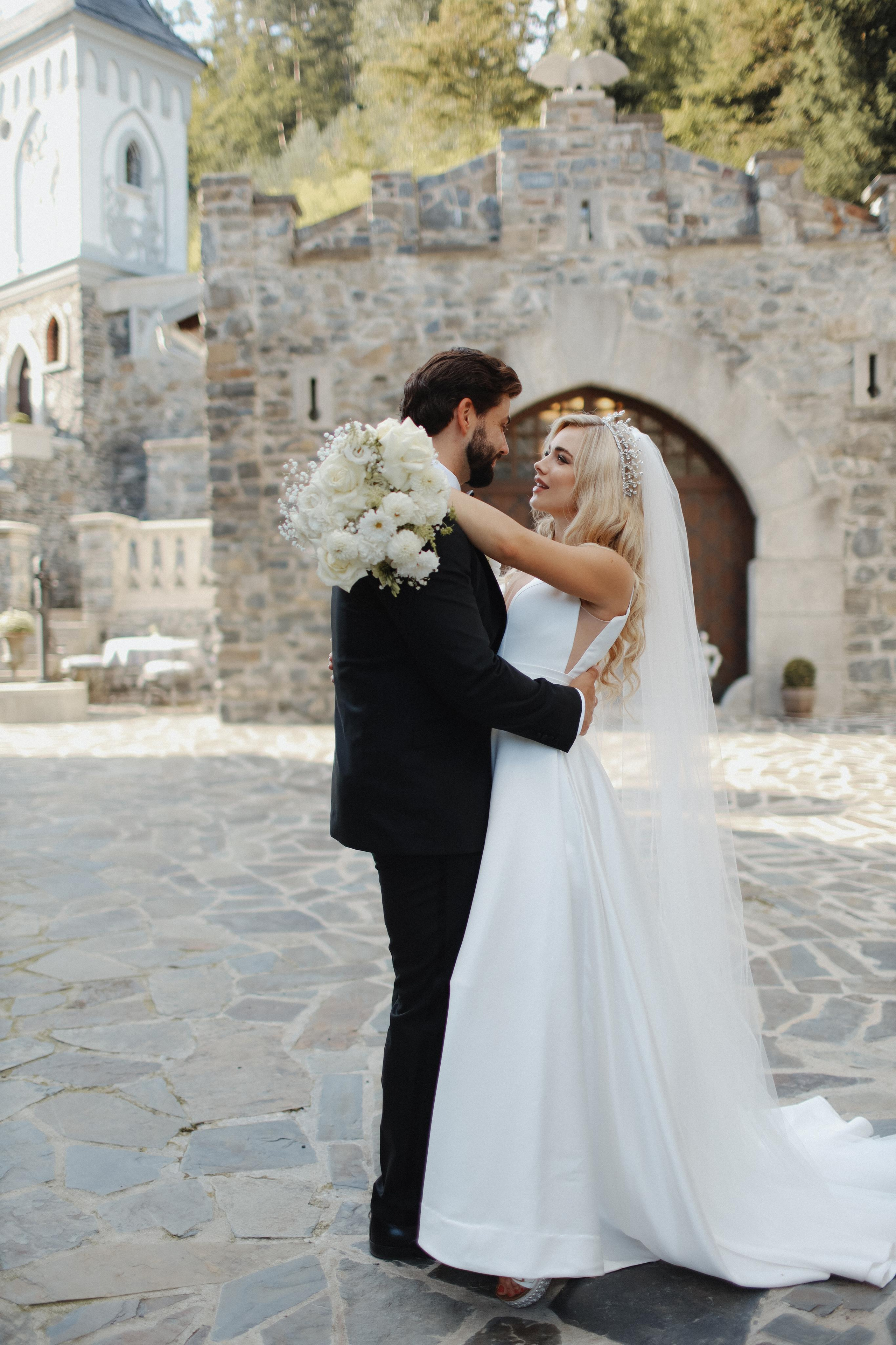 September 2023 — Wedding Hrad Kunzov. Wedding & love story photographer Prague, Europe Elizaveta Gritsenko