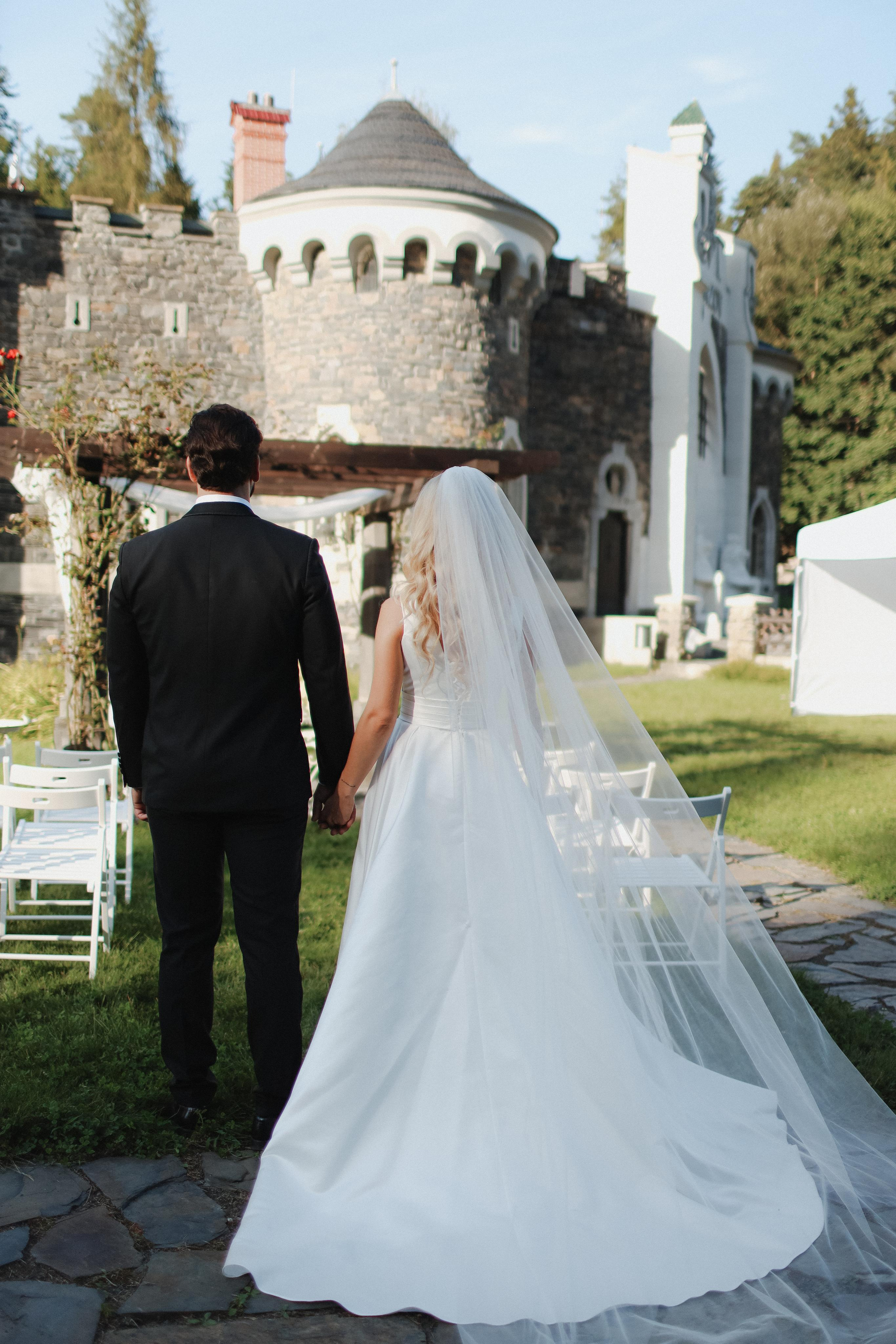 September 2023 — Wedding Hrad Kunzov. Wedding & love story photographer Prague, Europe Elizaveta Gritsenko