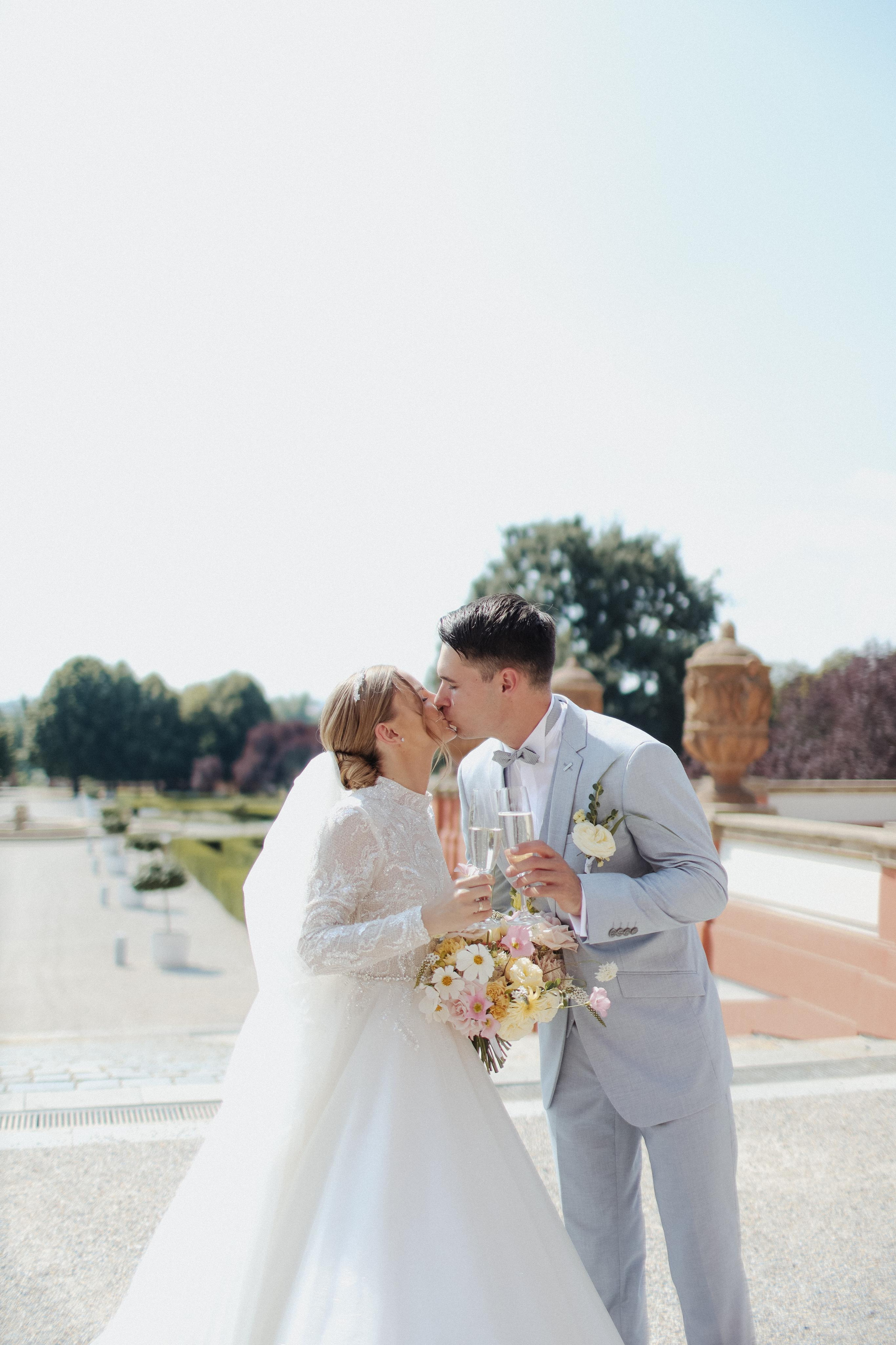 August 2023 — Elizabeth & Evgeniy. Свадебный, лав стори фотограф в Праге, Европе Елизавета Гриценко