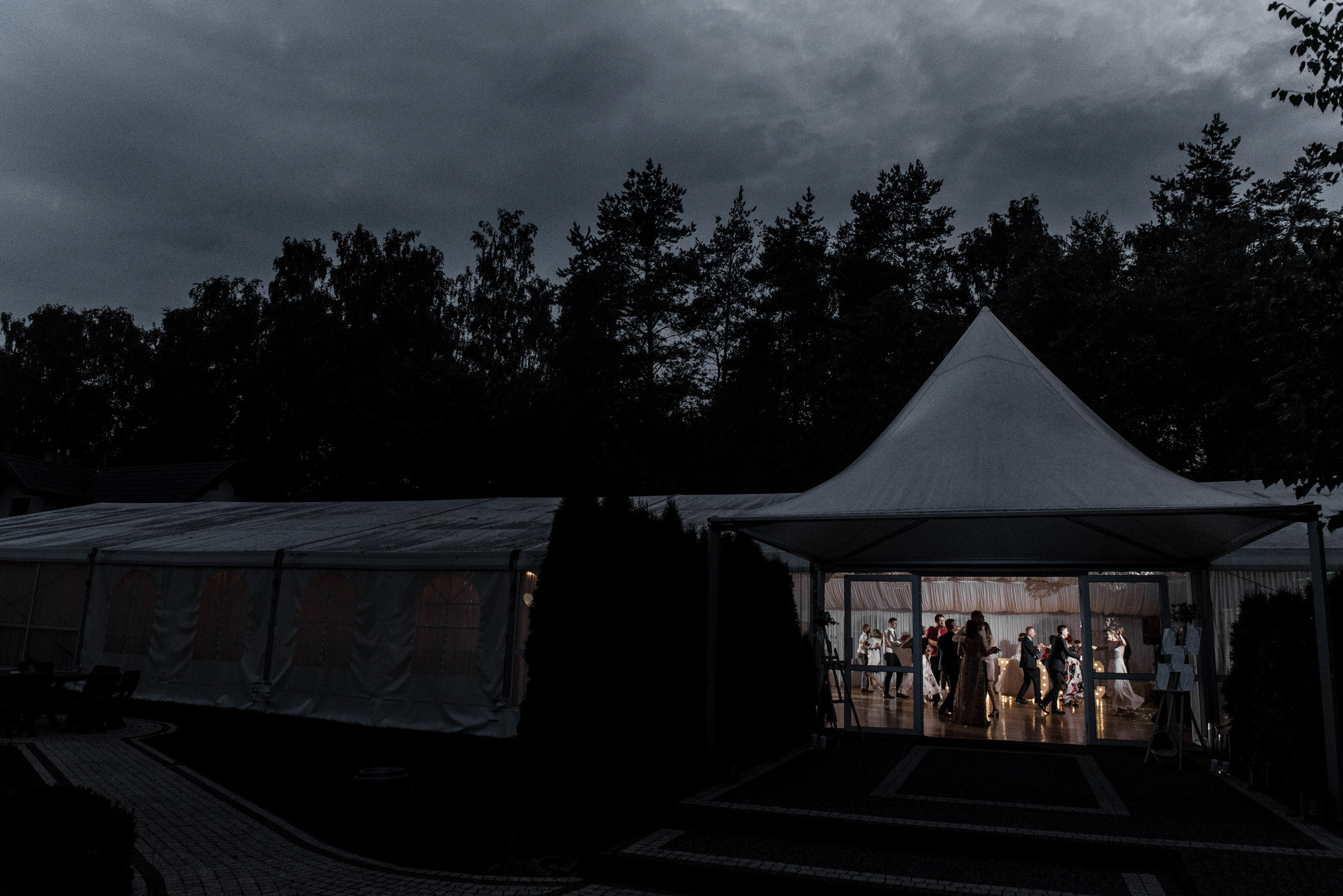 Namiot, emocje, rodzina, przyjaciele. NK Picture - Fotograf Lublin, Warszawa