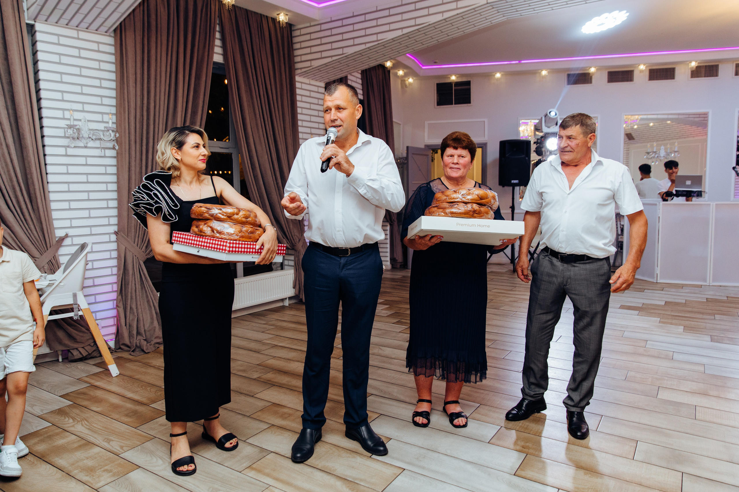 Antonia. Fotograf de nuntă și evenimente private!