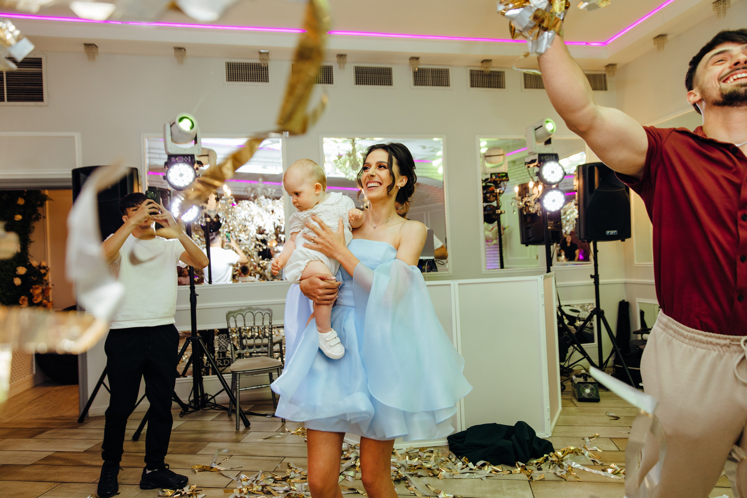 Antonia. Fotograf de nuntă și evenimente private!