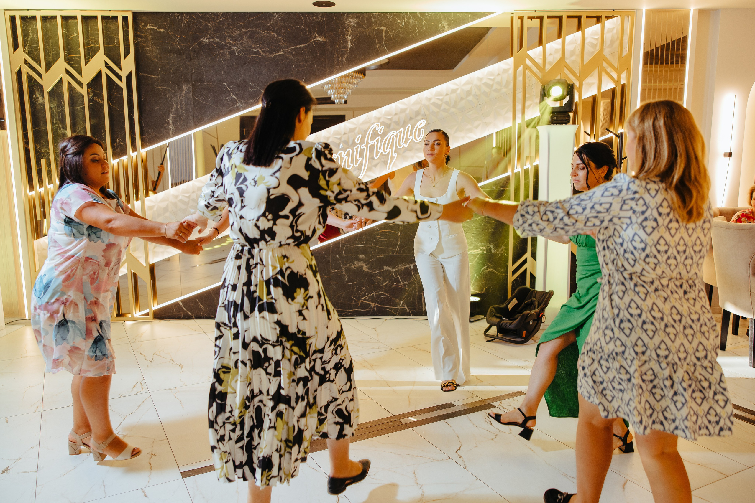 Delia. Fotograf de nuntă și evenimente private!