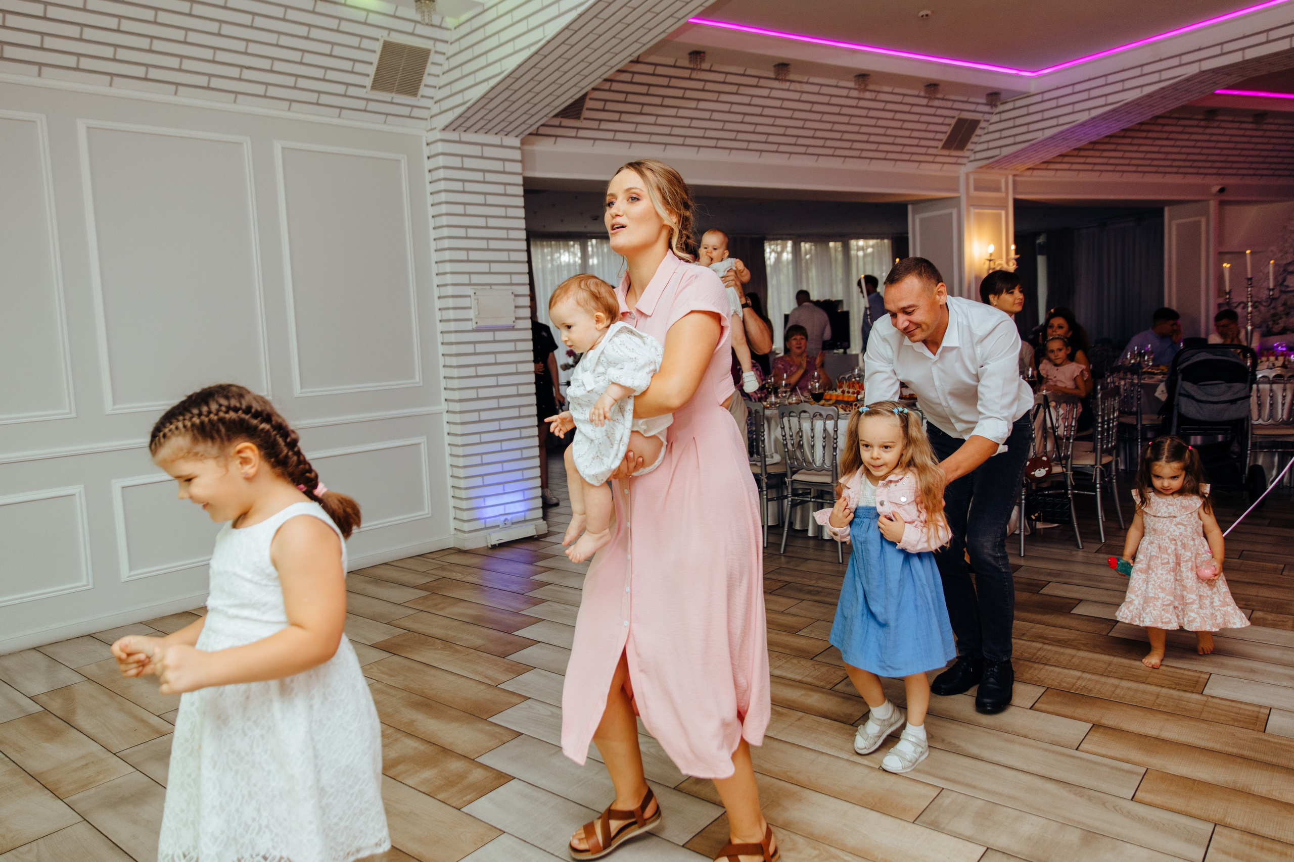 Antonia. Fotograf de nuntă și evenimente private!