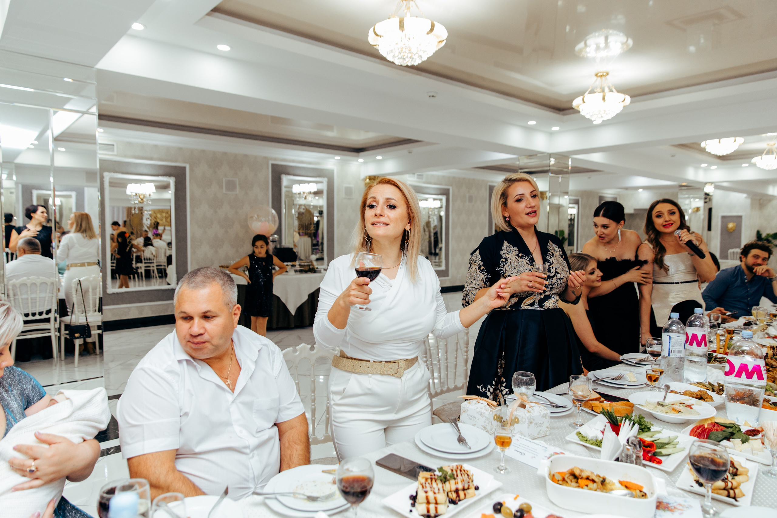 Emma. Fotograf de nuntă și evenimente private!