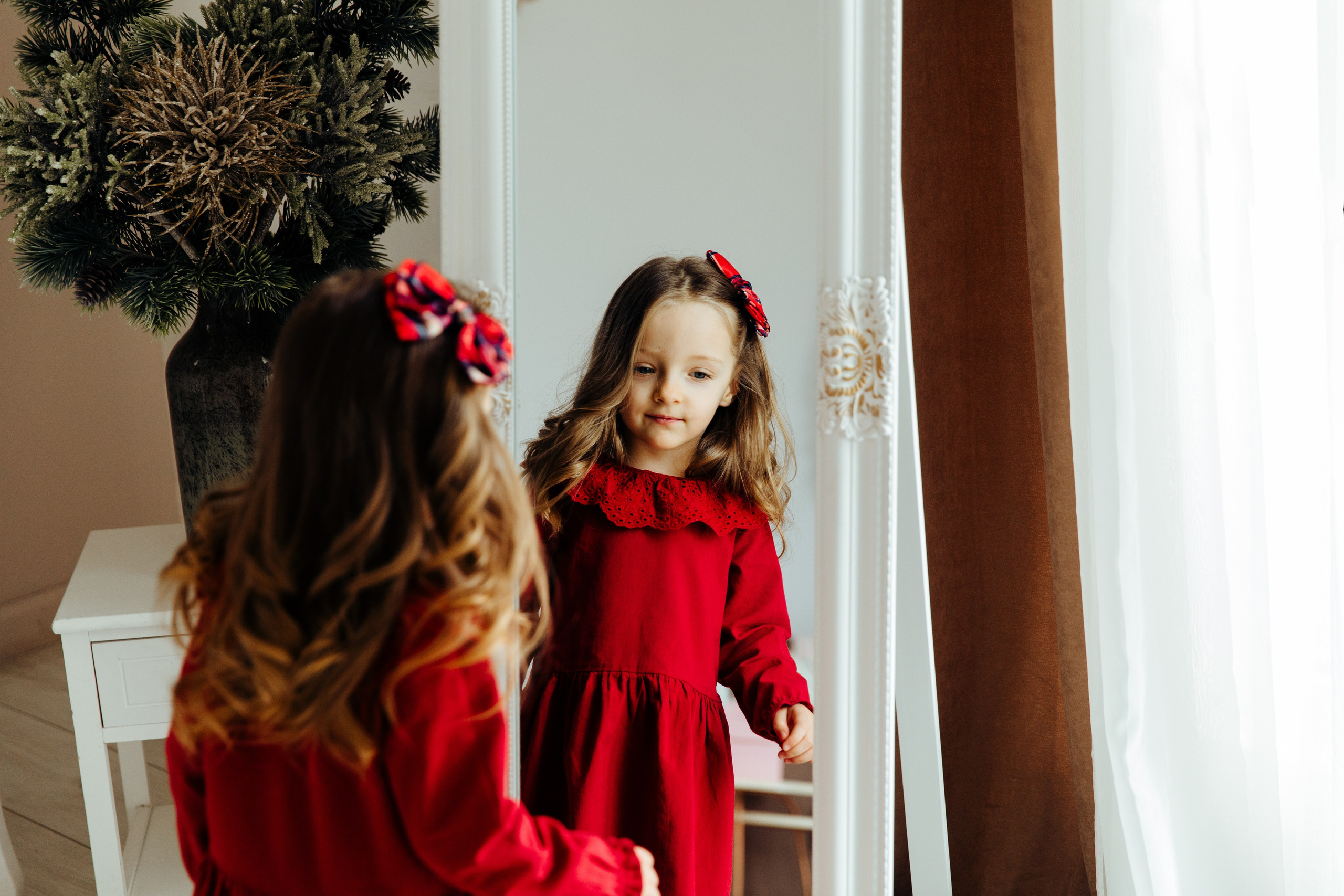 Magia sarbātorilor. Fotograf de nuntă și evenimente private!